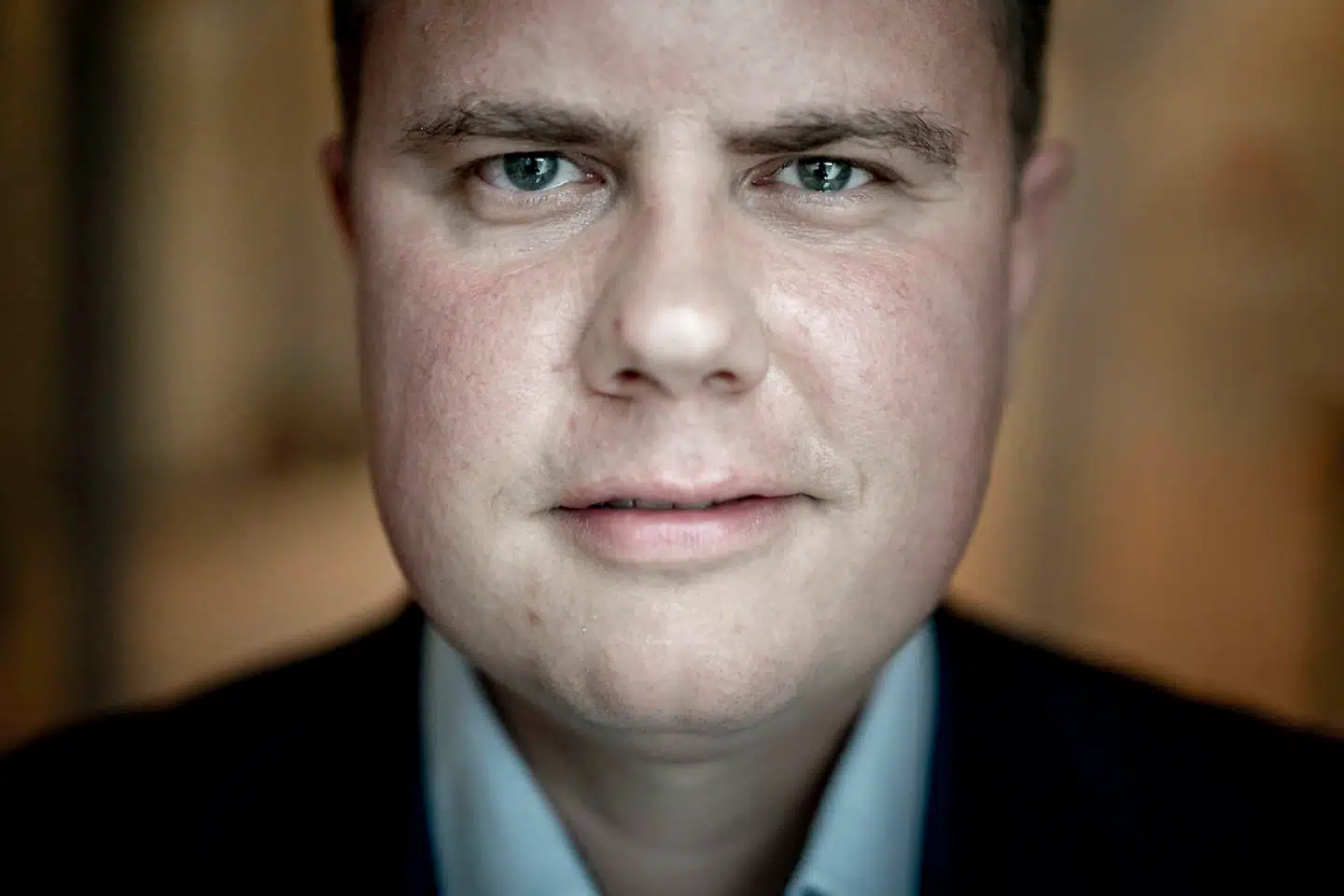 Dansk Folkepartis Martin Henriksen har endnu ikke meddelt, om han er kandidat til formandsposten i partiet. Meget tyder på, at han afventer, hvad Inger Støjberg gør, når hendes dom i Rigsretten falder om cirka en uge.