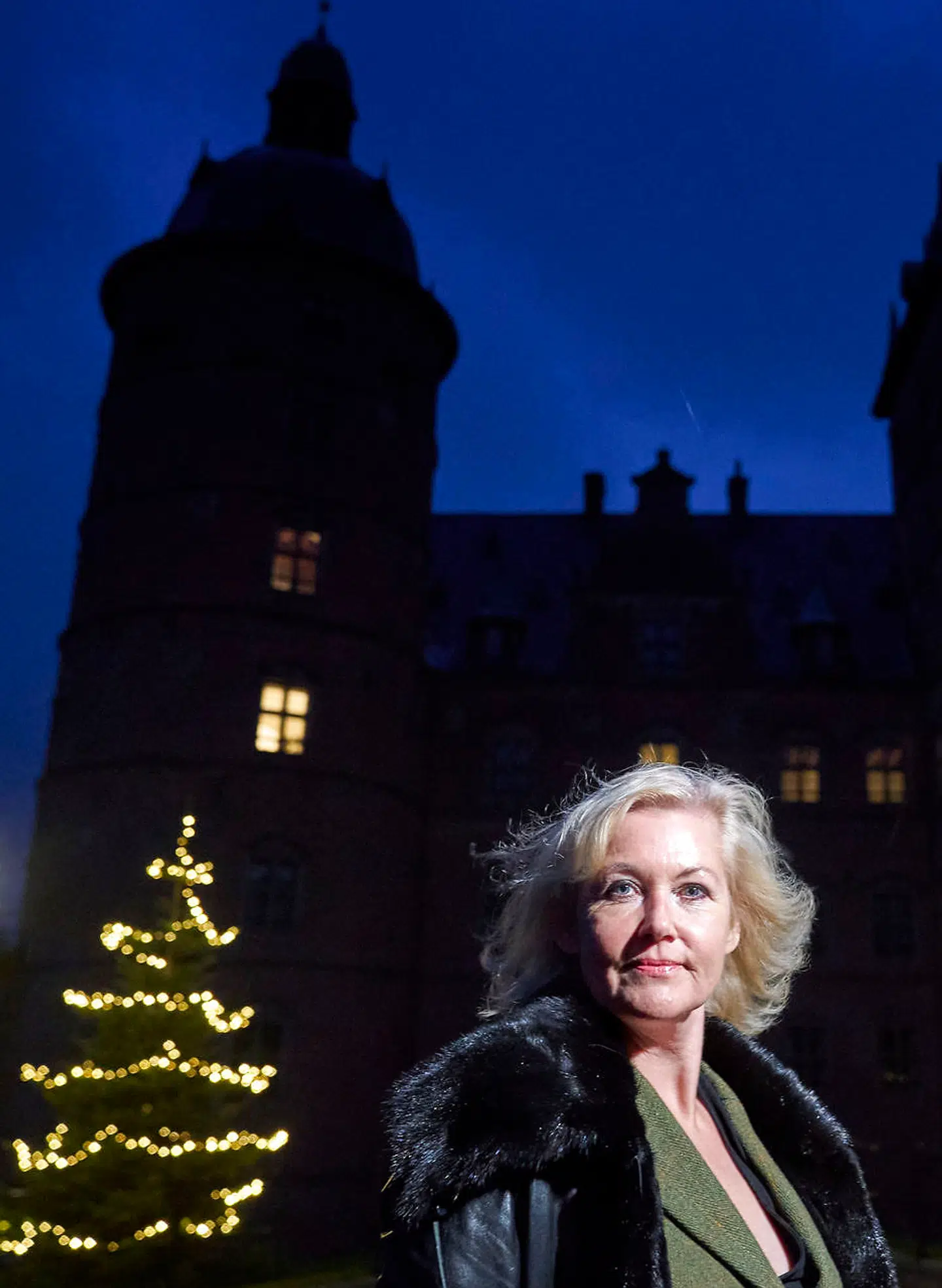 For forfatter og læge, Anne-Marie Vedsø Olesen, der bor på ValløSlot ved Køge, var det var tre dage med en voldsom forkølelse, en lille smule feber og to dage uden feber med let forkølelse, da hun for få uger siden blev smittet med corona.