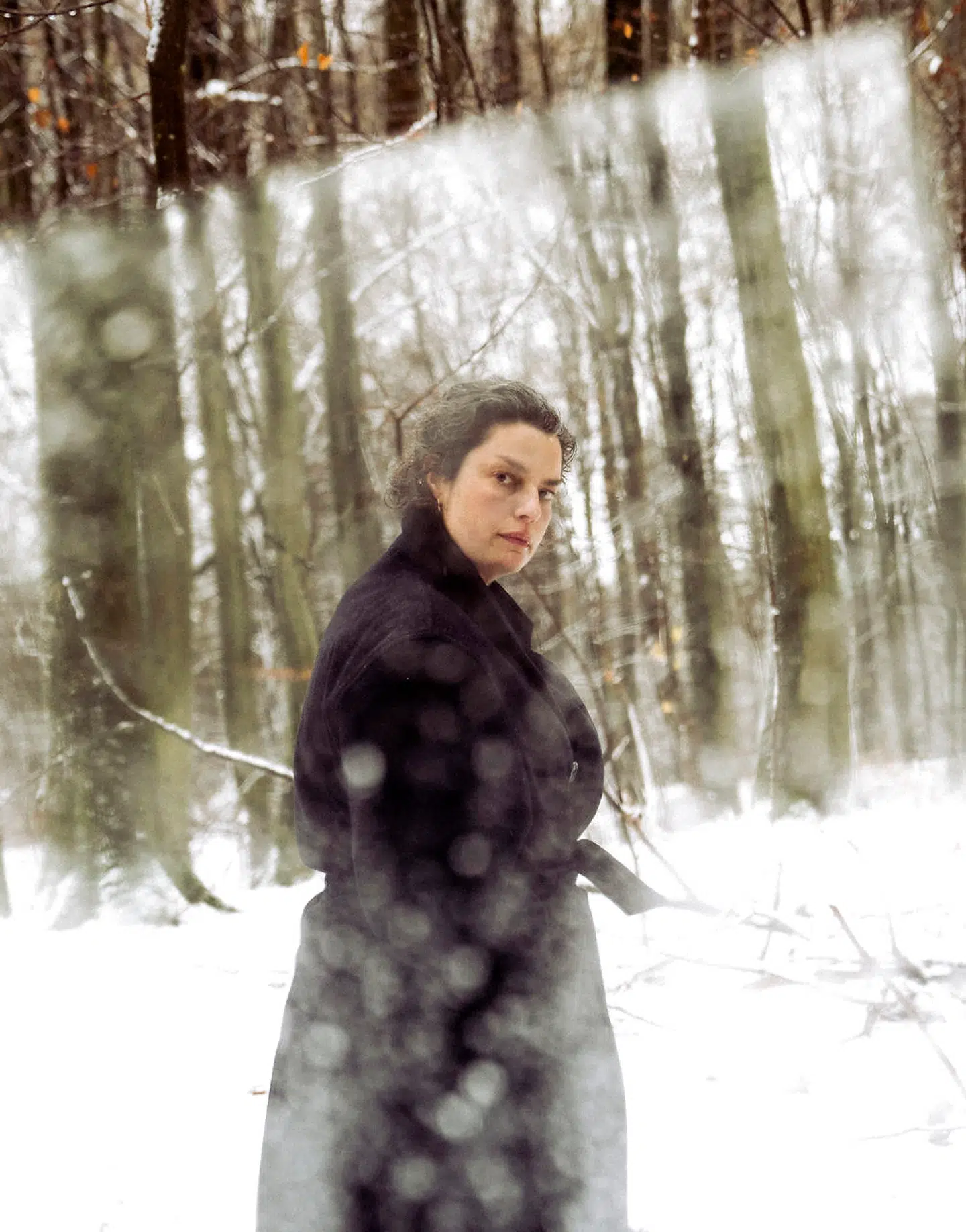 I det autofiktive radiodrama »Supermodel« har Alberte Clement Meldal beskrevet livet som model. I podcastserien »Tynd og glad?« handlede det ligeledes om skønhed og vægt. Og i de senere år er det blevet til en kritik i medierne af modebranchens behandling af de ultratynde modeller.