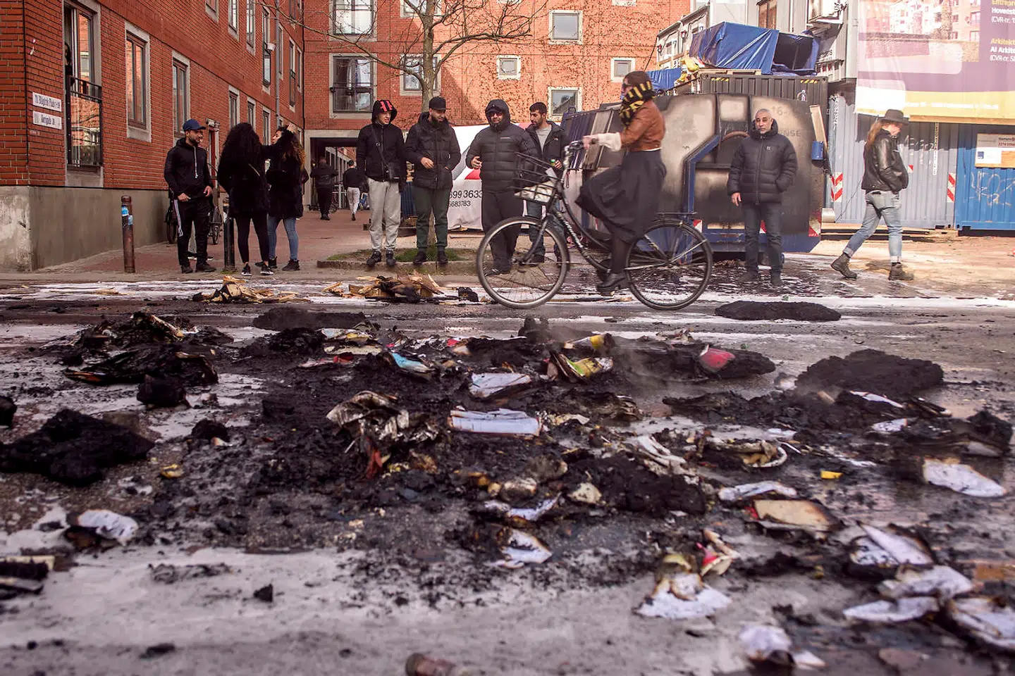 Rasmus Paludan blev hurtigt eskorteret væk fra sin demonstration 14. april 2019, da tilskuere gik til angreb. De følgende knap 12 timer var der uroligheder i hele hovedstaden. 23 blev anholdt, der var 70 ildspåsættelser, 30 biler blev sat i brand, og der blev for første gang indført dobbeltstrafzoner i København.