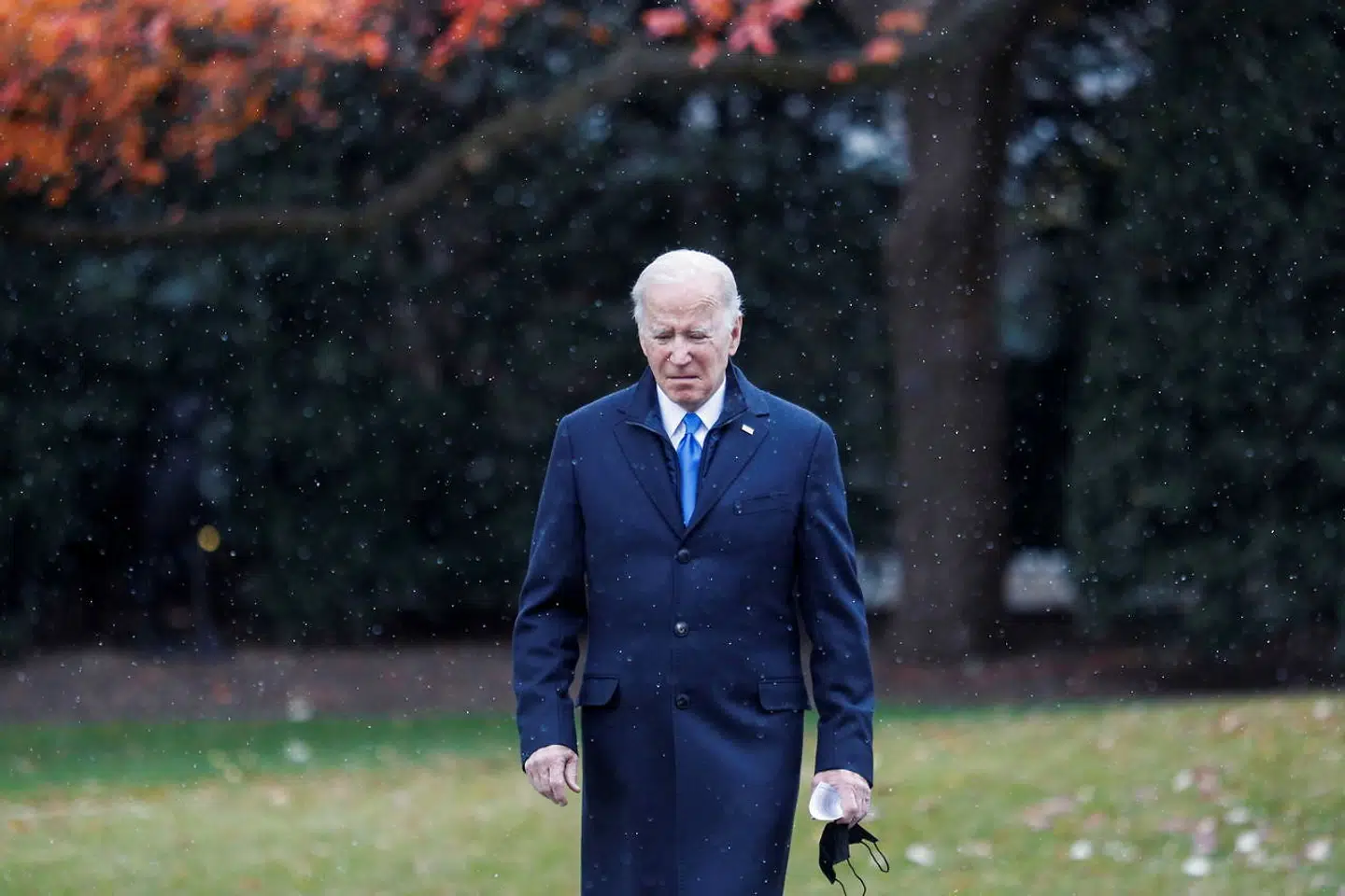 Biden skal tidligt op for at være vært for sit store demokratitopmøde. Det begynder klokken 6 torsdag, så det passer ind i flest mulige tidszoner.