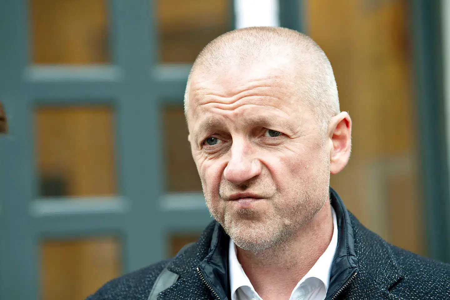 Martin Geertsen (V) tror ikke på regeringen og statsminister Mette Frederiksen (S), når hun siger, at landets grundskoleelever kun vil være hjemsendt til og med 4. januar. Venstrepolitikeren frygter, at nedlukningen af skolerne kommer til at stå på i længere tid.