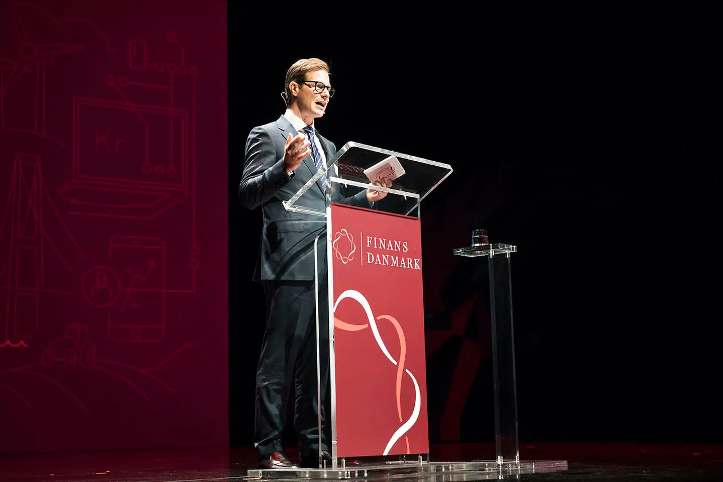 Til Finans Danmarks årsmøde var første mand på scenen Danske Banks topchef, Carsten Egeriis, der holdt sin første tale som formand for interesseorganisationen, der sidste års møde blev aflyst som følge af coronakrisen.