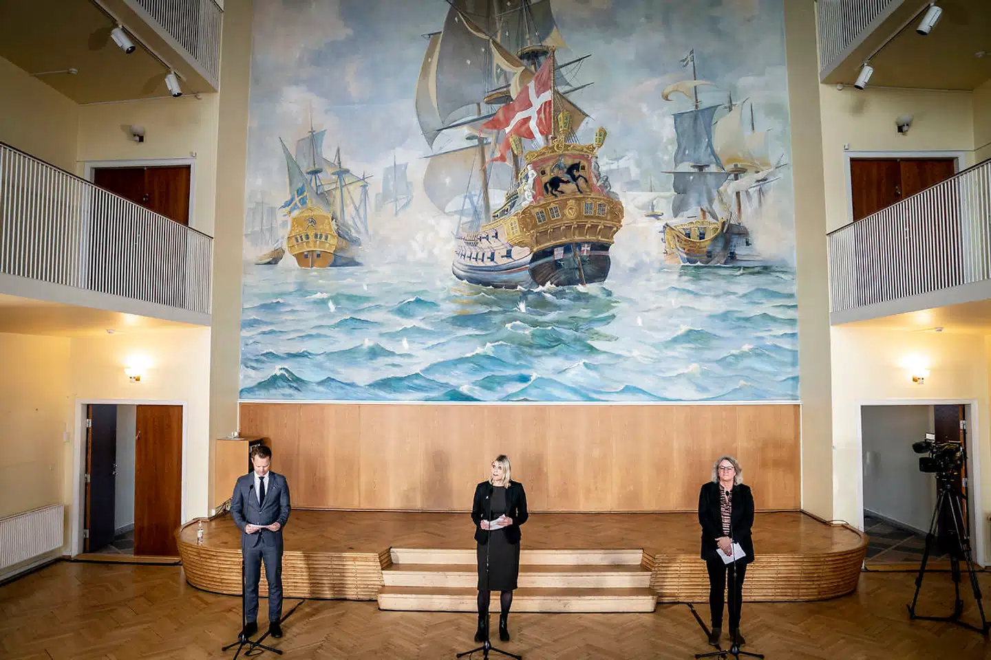 Forsvarsminister Trine Bramsen (S) sammen med udenrigsminister Jeppe Kofod (S) og administrerende direktør i Danske Rederier, Anne H. Steffensen, ved pressemøde om maritim sikkerhed på Holmen i København i marts 2021.