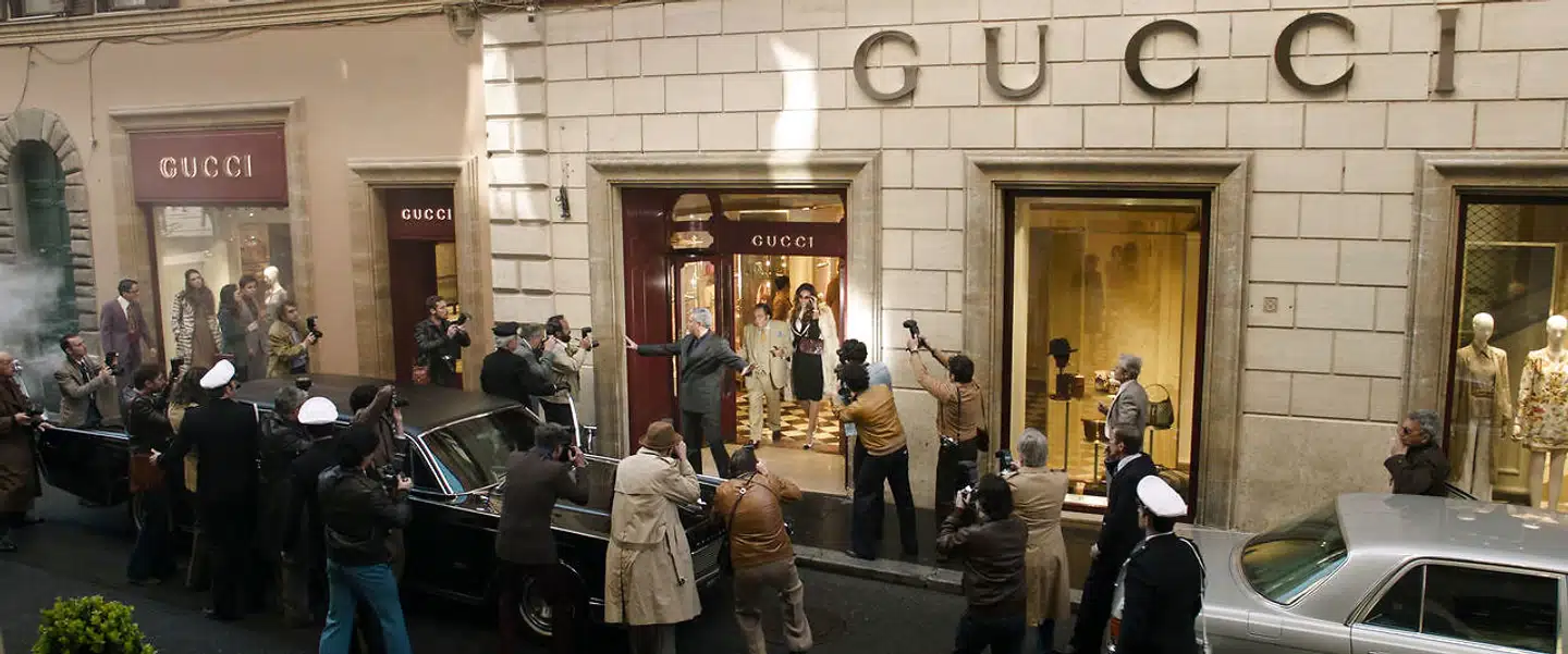 Hvor ville det have været fantastisk hvis selve tøjet, moden og magien havde fået lov at fylde mere i »House of Gucci«.