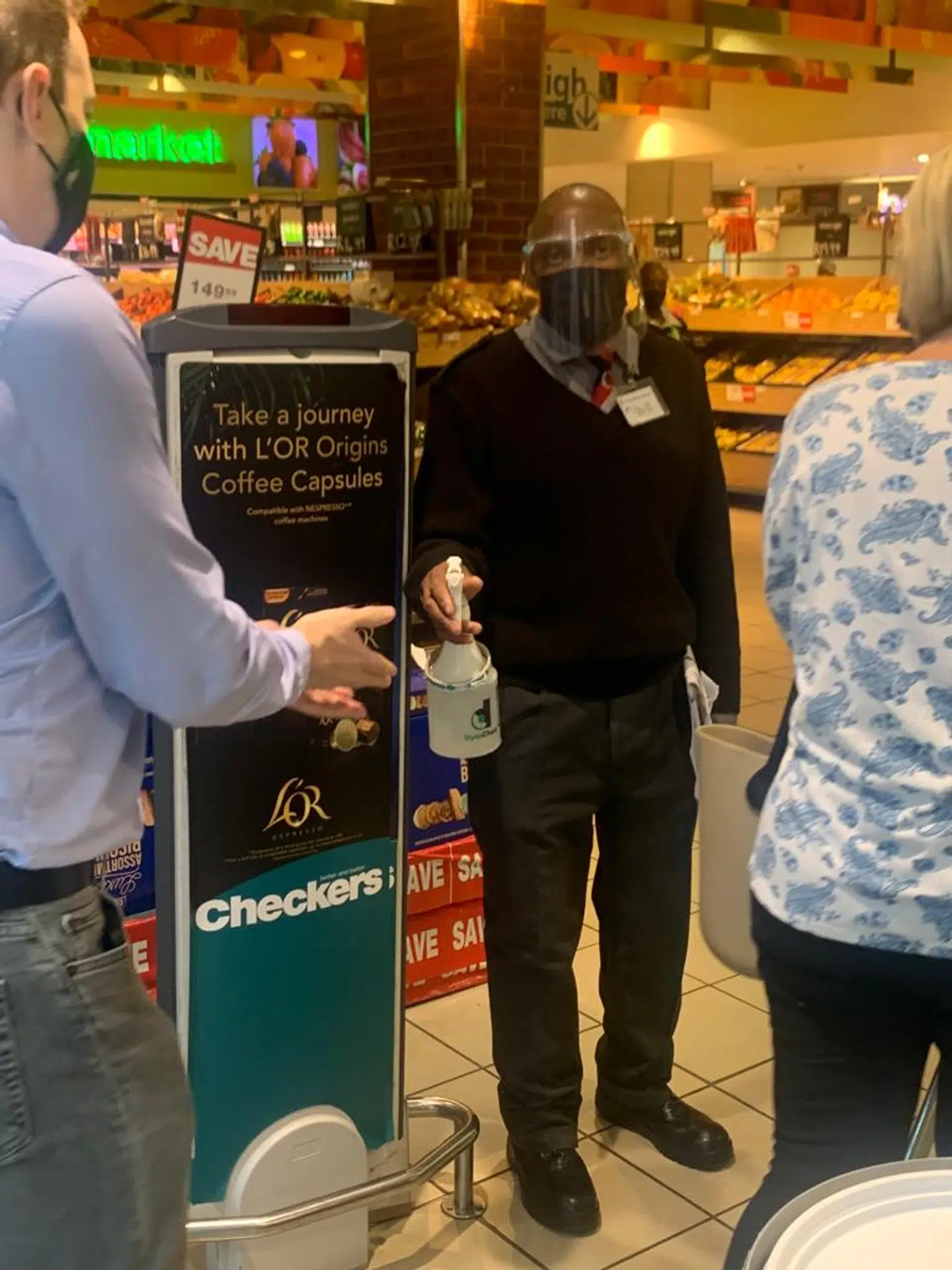 Indkøbstur i Johannesburg. Jette Møller Botes er næsten mere tryg med corona- og omikronforanstaltningerne i Johannesburg end i Danmark.