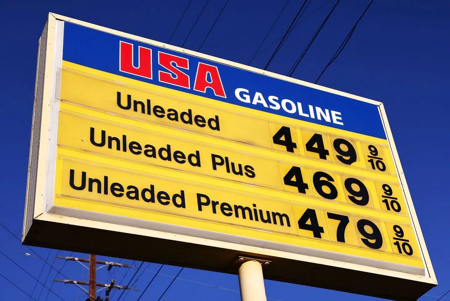 Stigende benzinpriser i USA har været med at sende inflationen i vejret og lægger pres på de amerikanske husholdninger.