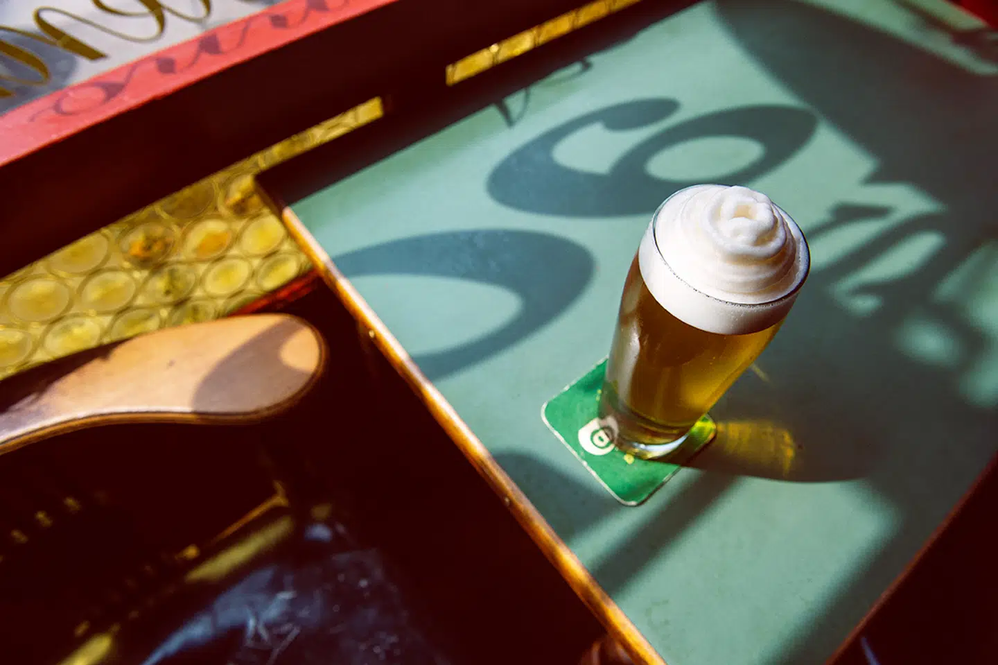 Vinstue 90 - også kaldet 90'eren - er et af Frederiksbergs populære værtshuse, som ligger på Gammel Kongevej. Det blev indviet i 1916 og har altså passeret sin 100 års fødselsdag.