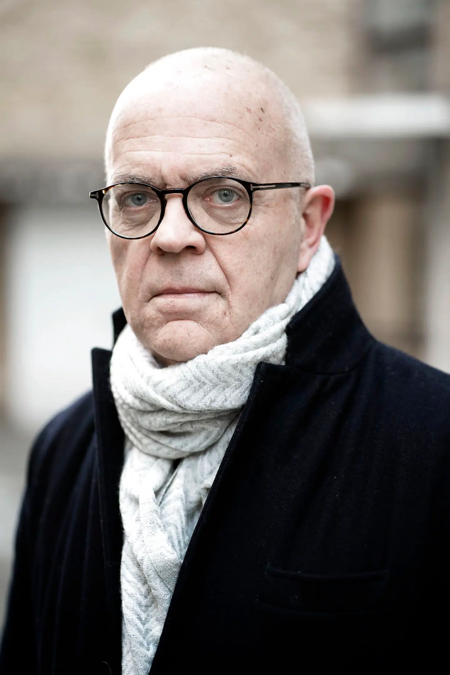 Jes Dorph-Petersen benægtede på Facebook at have begået det ene af de to overgreb, der mandag blev beskrevet af to tidligere TV 2-praktikanter Therese Philipsen og Louise Degn. Opslaget har han siden slettet.