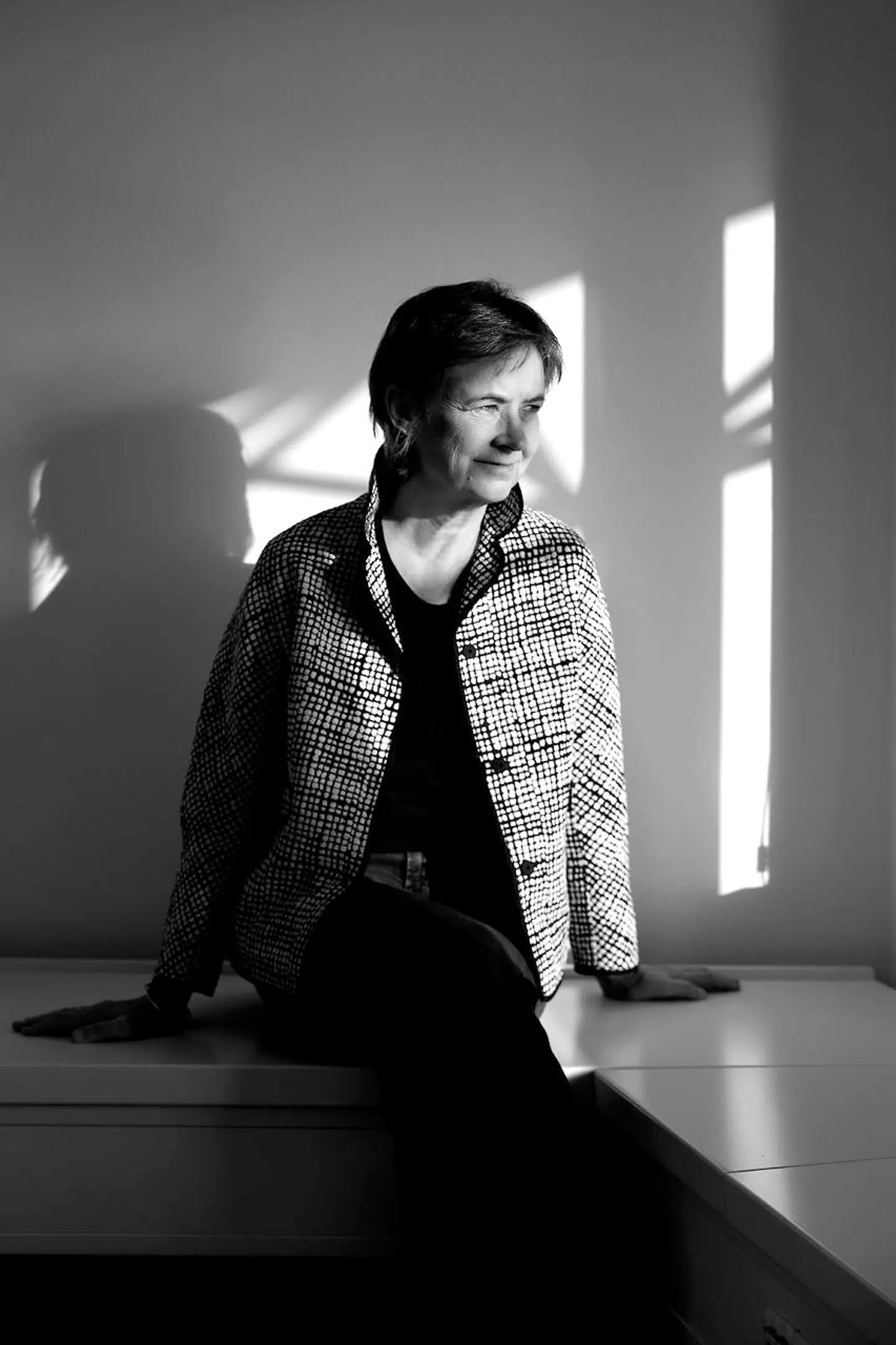 Cristina Lage er i dag formand for Arbejdsmiljørådet og bestyrelsesmedlem i LEO Fondet, Topdanmark og OK-Fondet. Hun vil gerne sende en undskyldning til de praktikanter, der var udsat for de nærgående chefer, da hun var direktør på kanalen: »Jeg vil gerne beklage, at det var sådan at være praktikant på TV 2 dengang,« siger Cristina Lage.