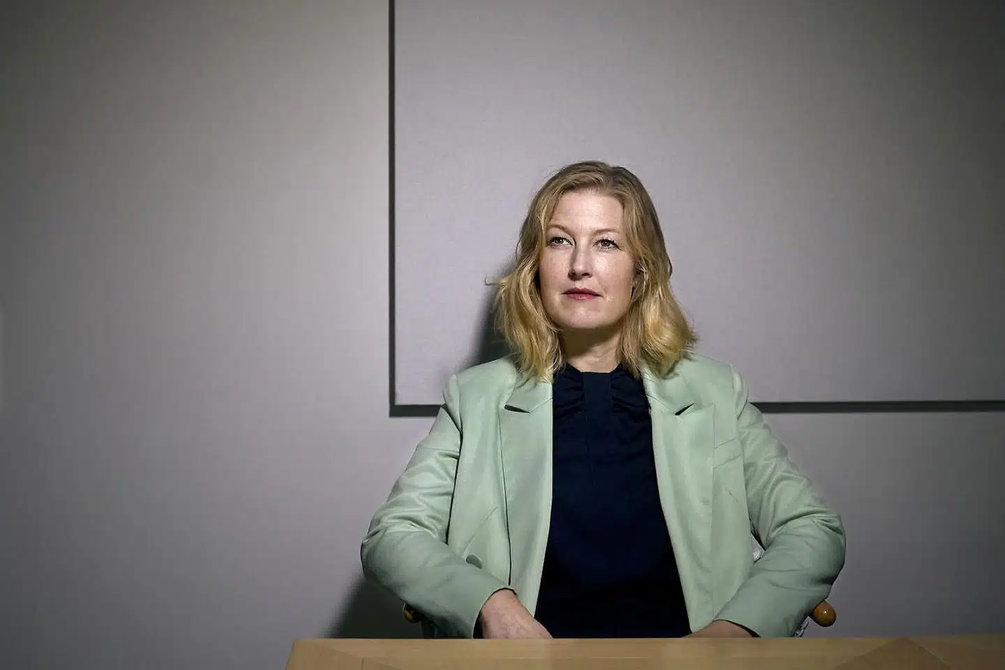 »Når lederen af De Radikale, Sofie Carsten Nielsen, har kritiseret regeringen for at være magtfuldkommen, er hun således til dels selv skyld i, at muligheden for magtfuldkommenheden findes,« skriver Peter Nedergaard.