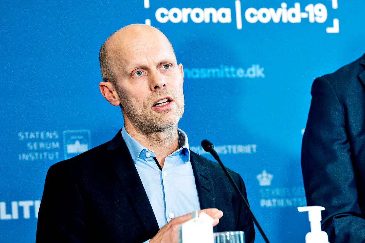 Direktør i Statens Serum Institut, Henrik Ullum, kalder hjemmetest for »et godt værktøj« og åbner nu op for, at hjemmetest skal gøre tilgængeligt for alle.