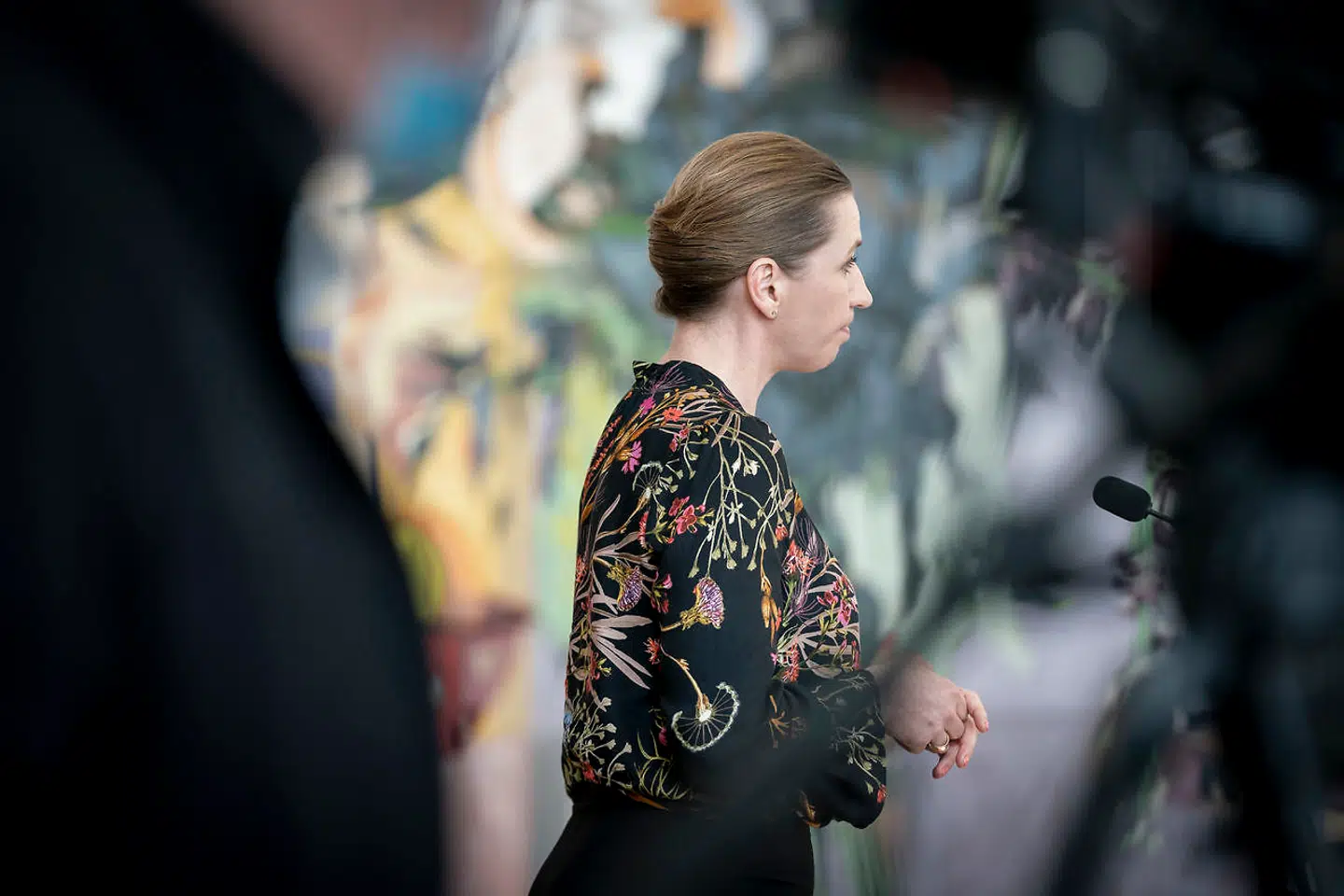 Statsminister Mette Frederiksen (S) malede truslen om cluster 5-varianten tydeligt op på det pressemøde, hvor alle mink i Danmark blev beordret aflivet. Men det argumentet måtte regeringen hurtigt frafalde, konstaterer professor emeritus Jørgen Grønnegård, der har analyseret de første mange afhøringer i Minkkommissionen.