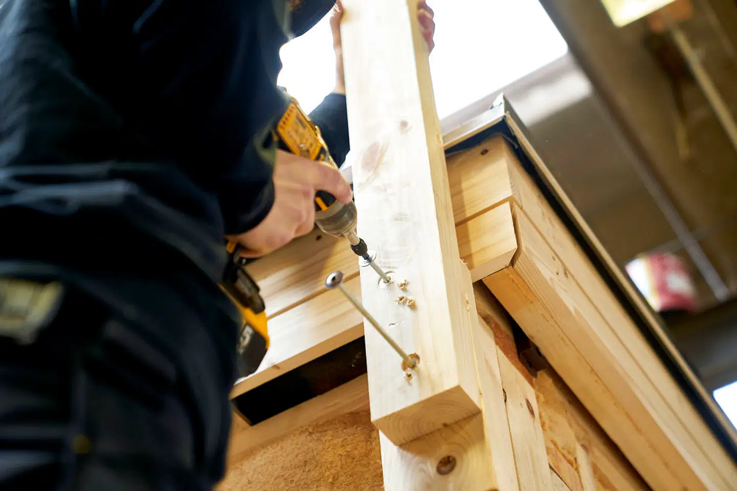 Det er svært at få en håndværker. Det er en del af forsyningskrisen. Over halvdelen af de danskere, som har brug for en håndværker, må vente længere tid, end de regner med. Værst ser det ud i Hovedstaden. Her er det 58 procent, som må vente på håndværkeren. Det viser undersøgelse fra Danske Bank.