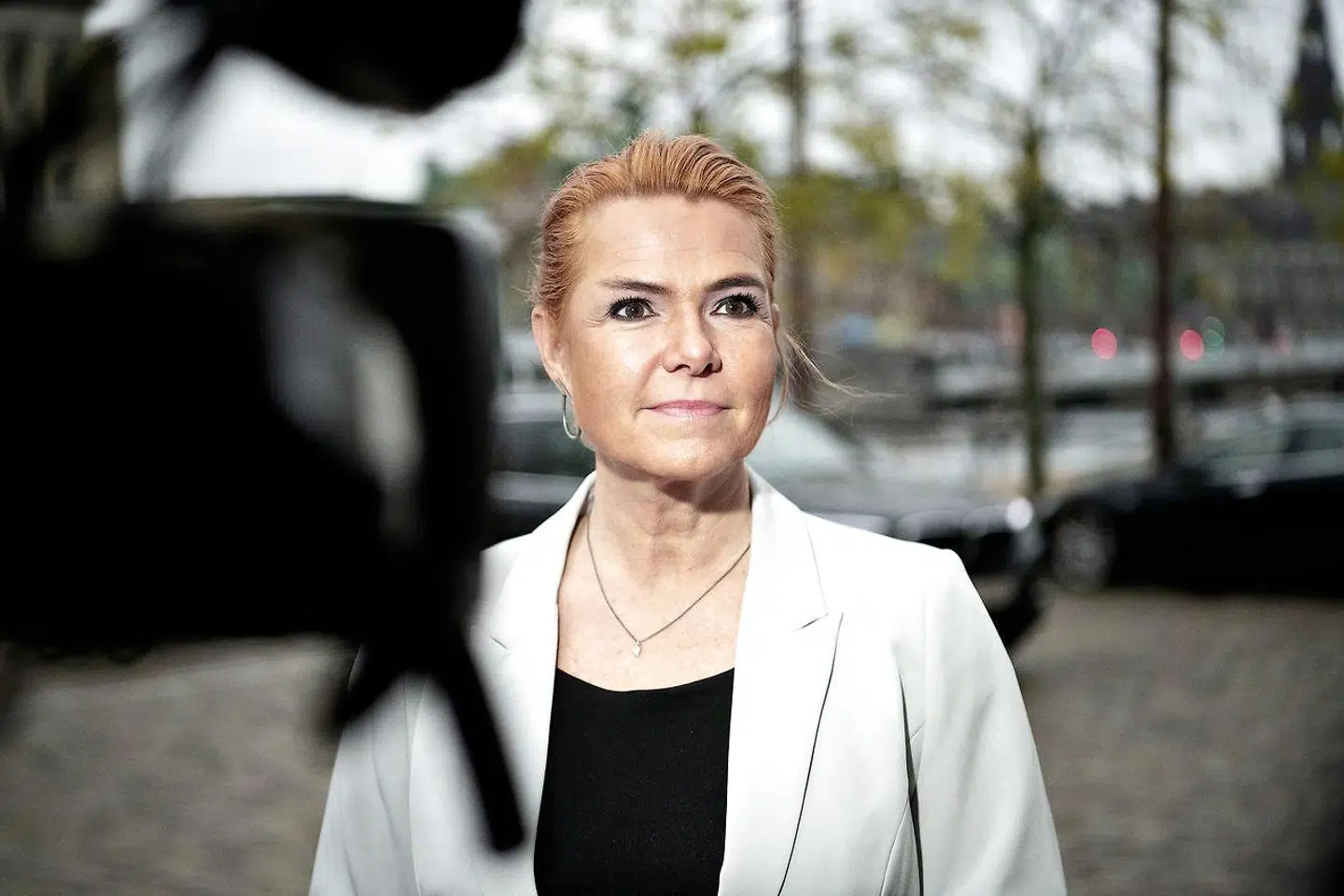 »Dommerpanelets sammensætning, der i sig selv øger risikoen for, at hun bliver dømt, afdækker det alarmerende forhold, at Rigsretten ikke kan betegnes som en upartisk domstol,« skriver Peter la Cour.