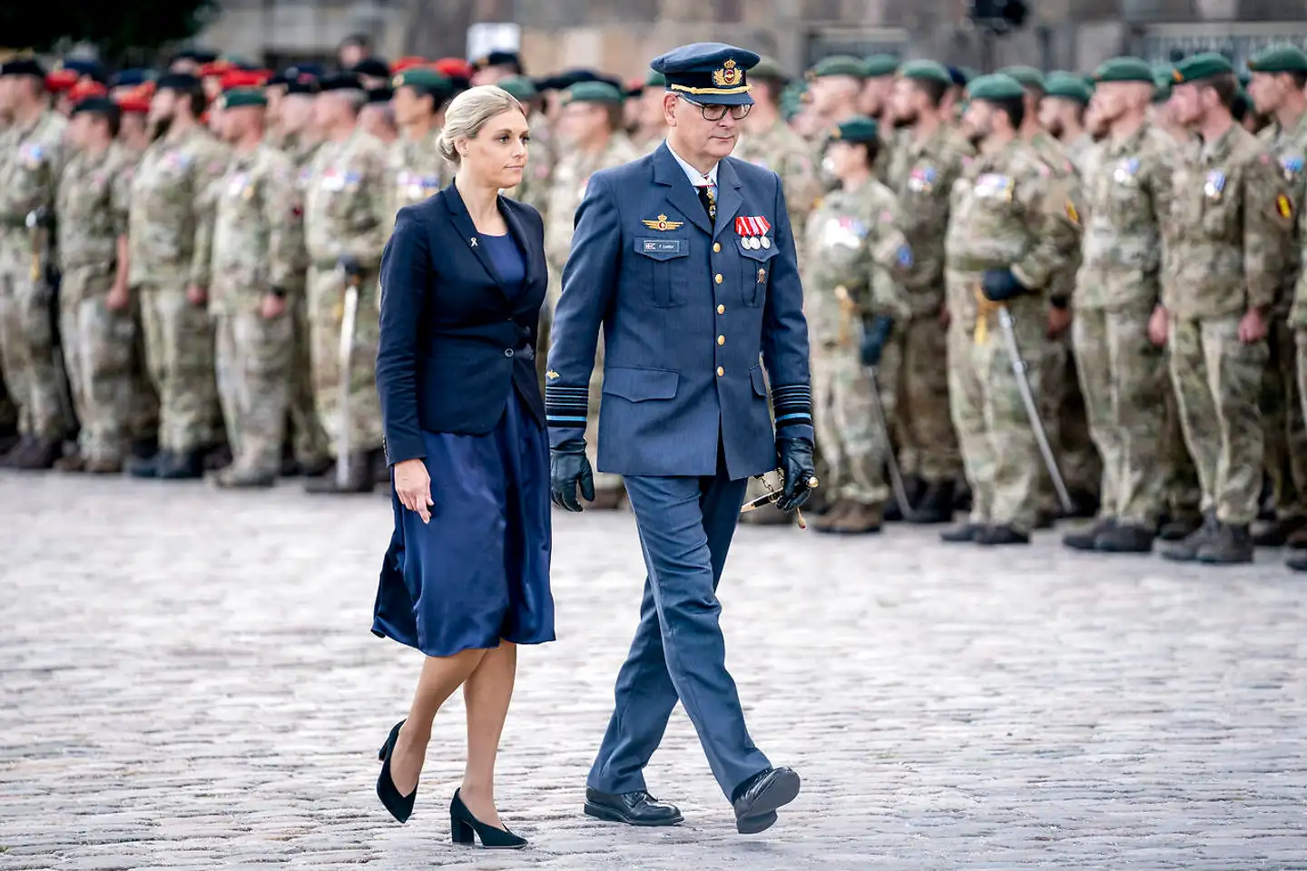 Forsvarsminister Trine Bramsen og forsvarschef Flemming Lentfer under parade i forbindelse med Flagdag for Danmarks udsendte i september 2021.