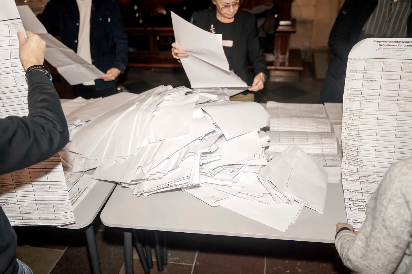 Optælling af stemmer ved valgstedet på Københavns Rådhus.