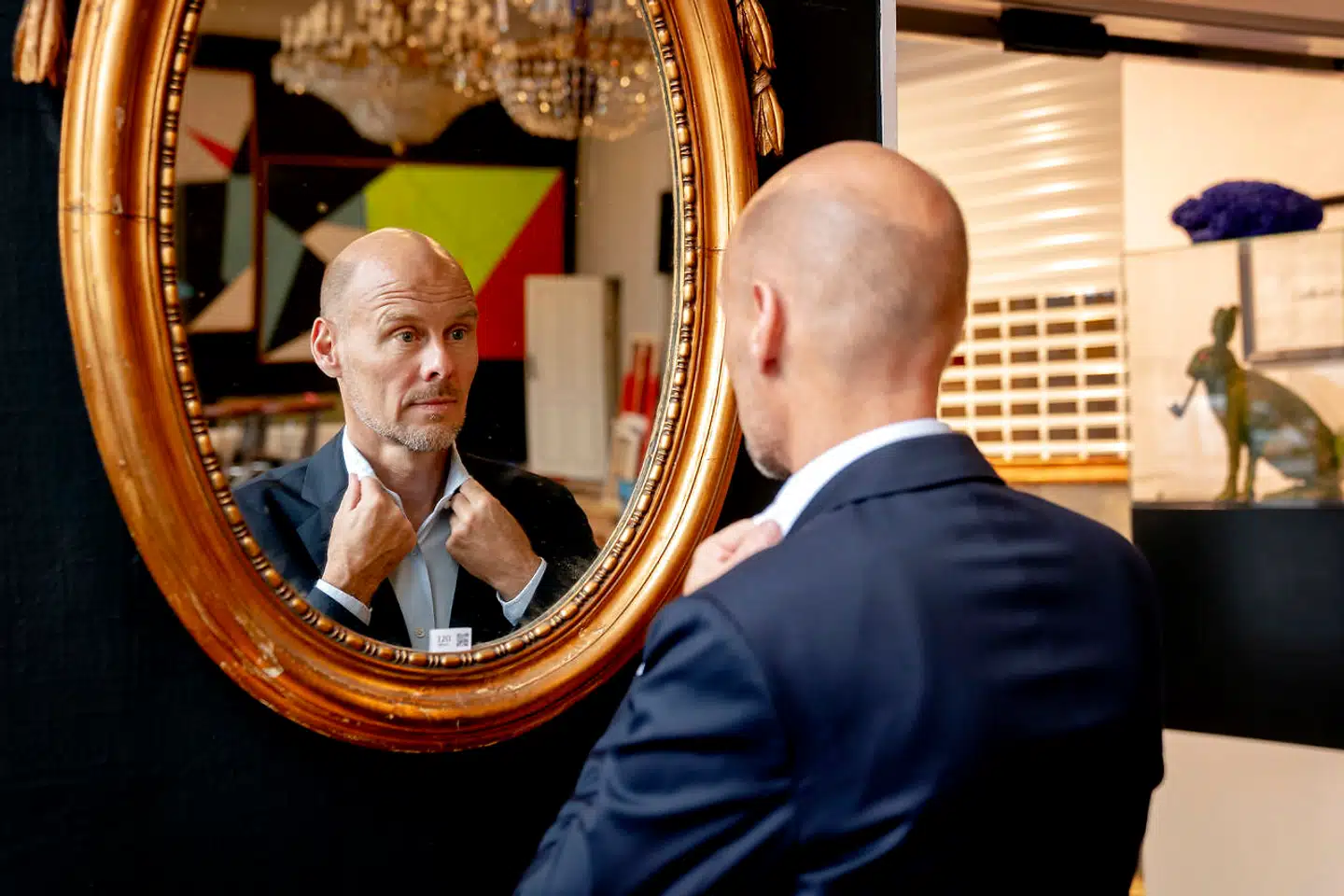 Auktionshuset Bruun Rasmussen har oplevet en massiv interesse for at invesetere i kunst under coronapandemien. Adm. direktør Jakob Dupont fortæller om, hvad der hitter på auktion, hvordan man gør en god handel, og hvordan man finder guld i gemmerne derhjemme.