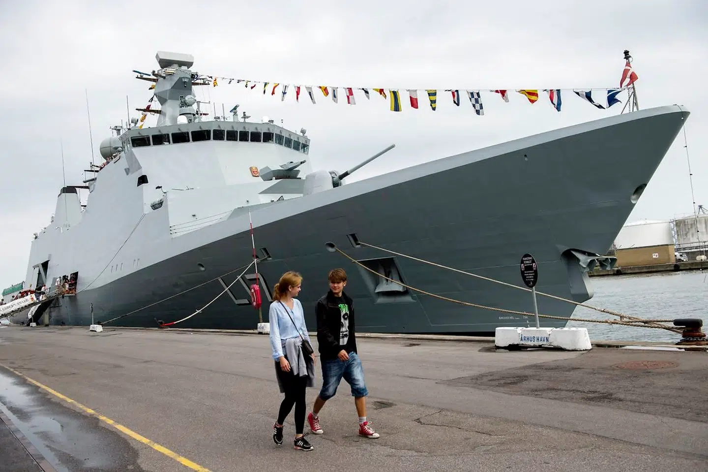 »Esbern Snare er langtfra en enlig svale i Guineabugten,« skriver Maria Skipper Schwenn.