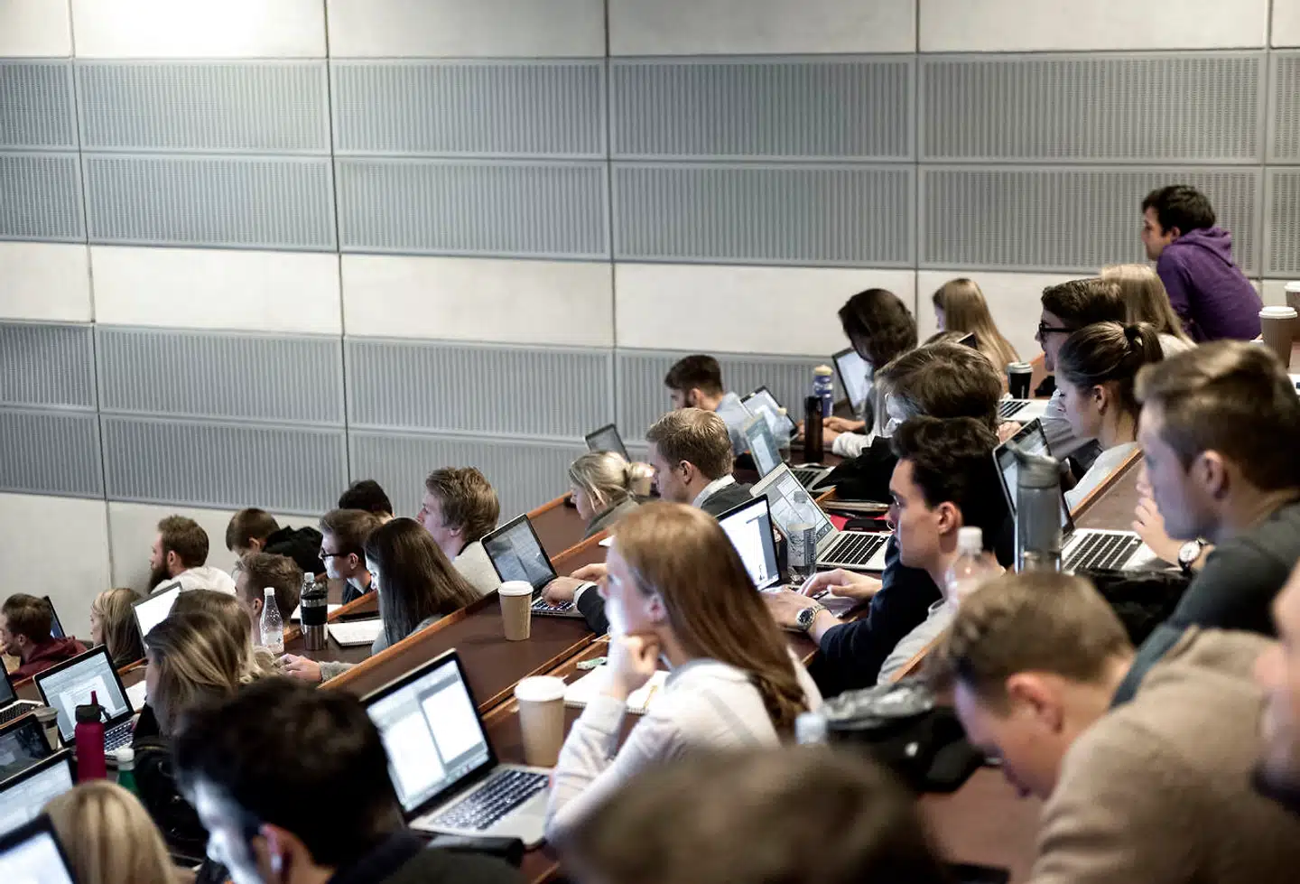 »Ledelsen betragter de studerende udelukkende som individuelle arbejdssøgere i stedet for at anlægge et bredere perspektiv på, hvordan de studerendes kompetencer i fællesskab som generation dækker samfundets fremtidige behov,« skriver Morten Sørensen Thaning.