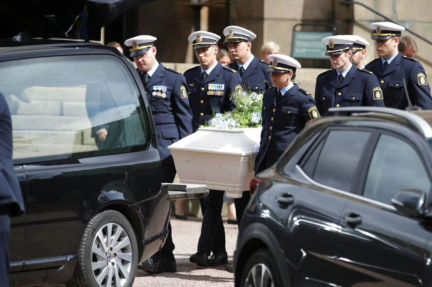 Den dræbte politimand, Andreas Danman, blev begravet 30. juli. I en række svenske byer afholdtes mindehøjtideligheder, hvor lokale politifolk mødte op for at ære deres dræbte kollega.