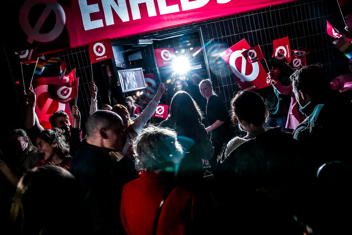 Hvordan kan det være, at postkommunismen er blevet så stort i København? Svaret skal findes i en massiv, rød indoktrinering, mener Henrik Dahl. På billedet ses valgfest hos Enhedslisten på Vega i København, 16. november 2021.