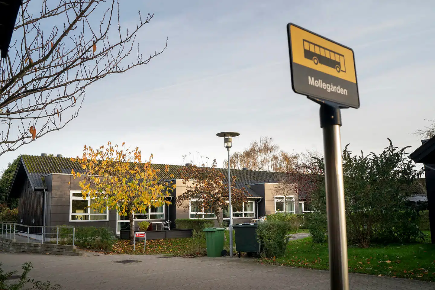 »Noget af det, jeg fortryder, er, at de pårørende ikke er blevet orienteret.« Sådan sagde plejehjemsleder Jessie Lykke på Møllegården. Nu er hun omfattet af en politianmeldelse fra netop pårørende.