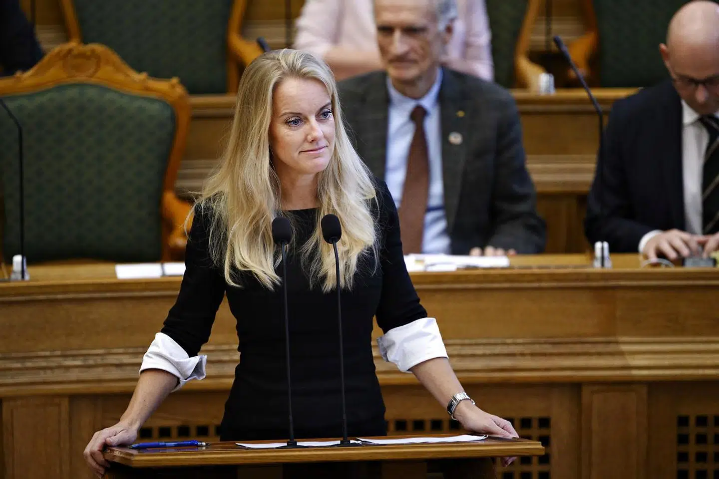 »Der har aldrig hersket tvivl om, at Nye Borgerlige er stærke forkæmpere for folkestyret, retsstaten og den nationale selvbestemmelse, som blev os givet med Grundloven. At påstå andet, som Nima Zamani gør, er sludder,« skriver Pernille Vermund.