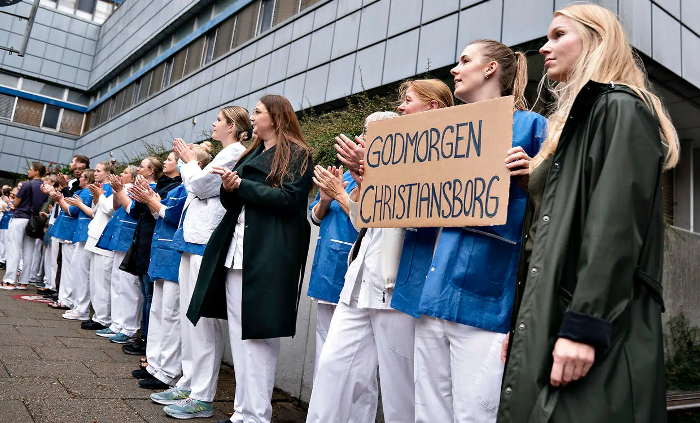 Sygeplejersker har siden august nedlagt arbejde. Samtidig vil de heller ikke tage ekstra vagter. Arkivfoto fra arbejdsnedlæggelse på Aarhus Universitetshospital.