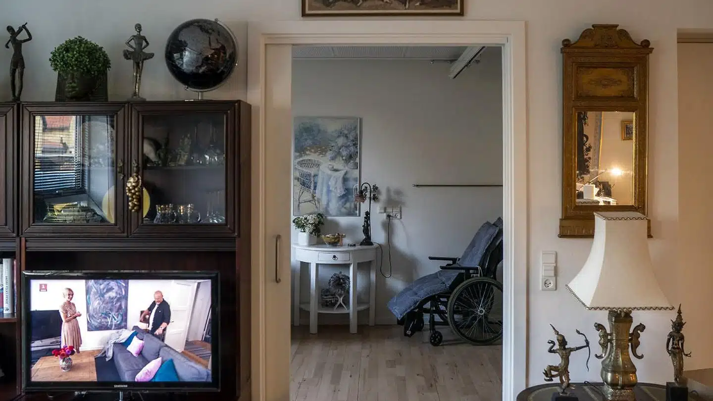 På Møllegårdens Plejeboliger i Gladsaxe har ansatte filmet og delt ydmygende optagelser af ældre og demente borgere.