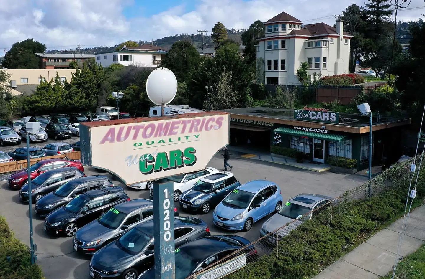 Prisen på blandt andet brugte biler skyder i vejret i USA, og det har skabt den højeste inflation siden 1990.