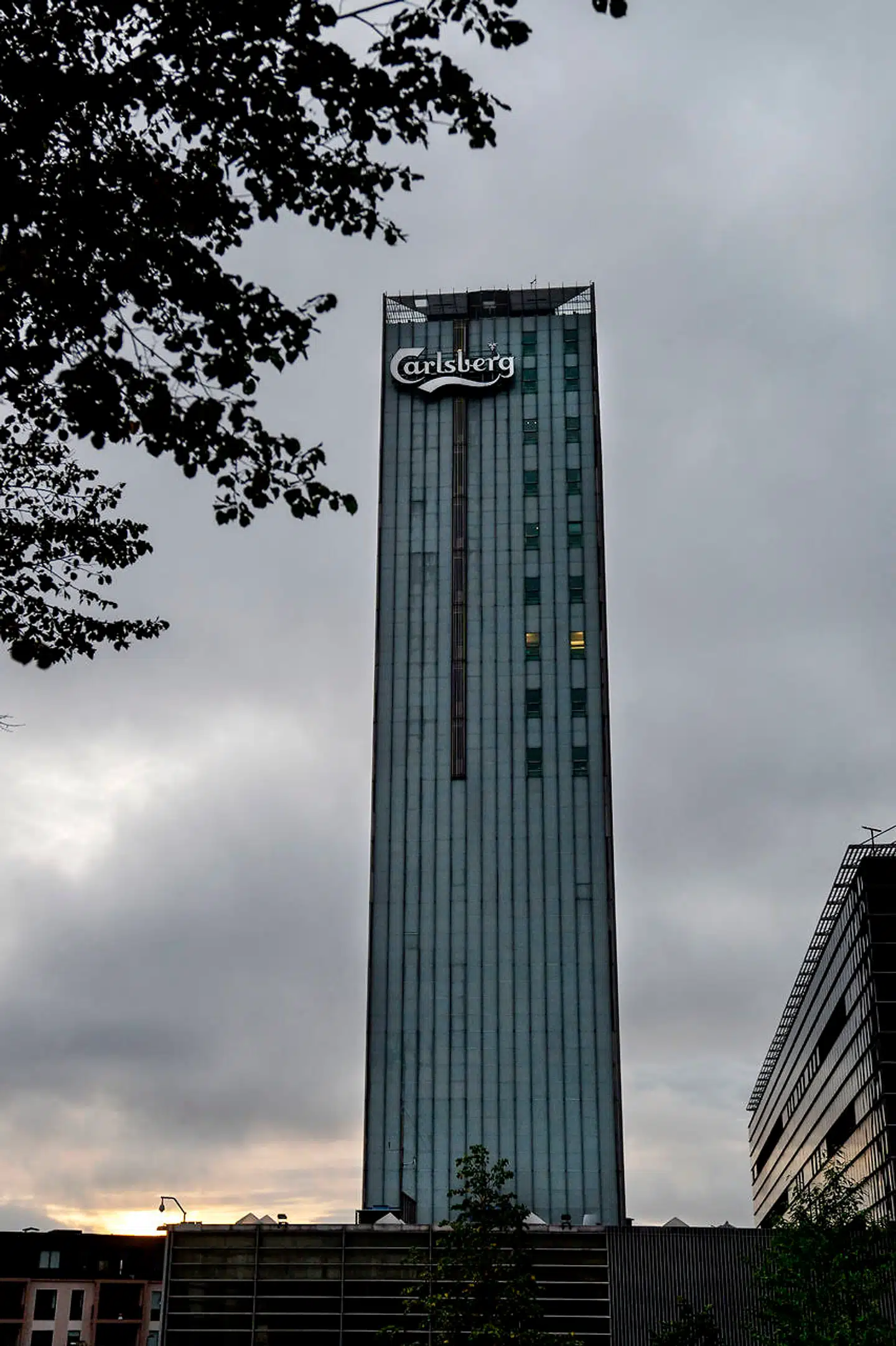 Siloens æstetiske kvaliteter er blevet diskuteret gennem tiden, men det er svært at komme uden om, at det gamle Carlsberg-hovedkvarter var noget, mange forbandt med Vesterbro. Det var 88 meter højt, mens det nye tårn bliver 80 meter.