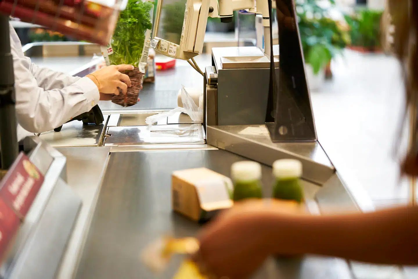 10.281 forbrugere fra 17 lande har deltaget i undersøgelsen »Global Sustainability Study 2021«. Simon-Kucher & Partners blev grundlagt tilbage i 1985 og har i dag 1.400 ansatte på 41 kontorer i hele 26 lande.