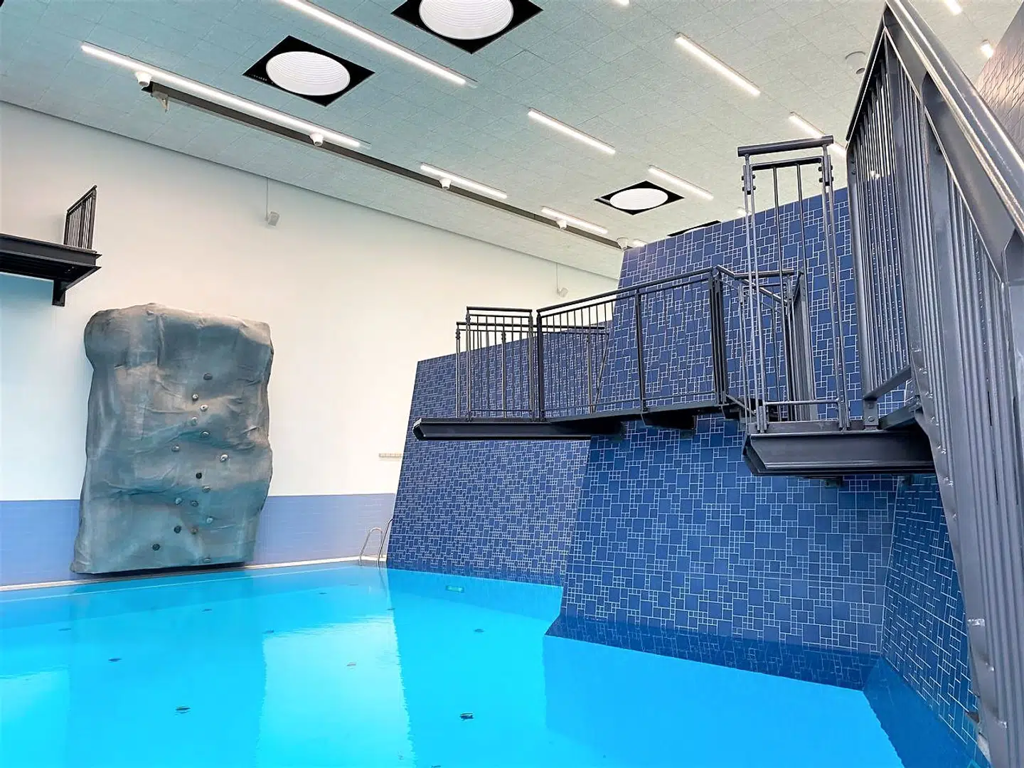 Klatrevæggen er blevet genetableret, efter at den var gået i stykker.