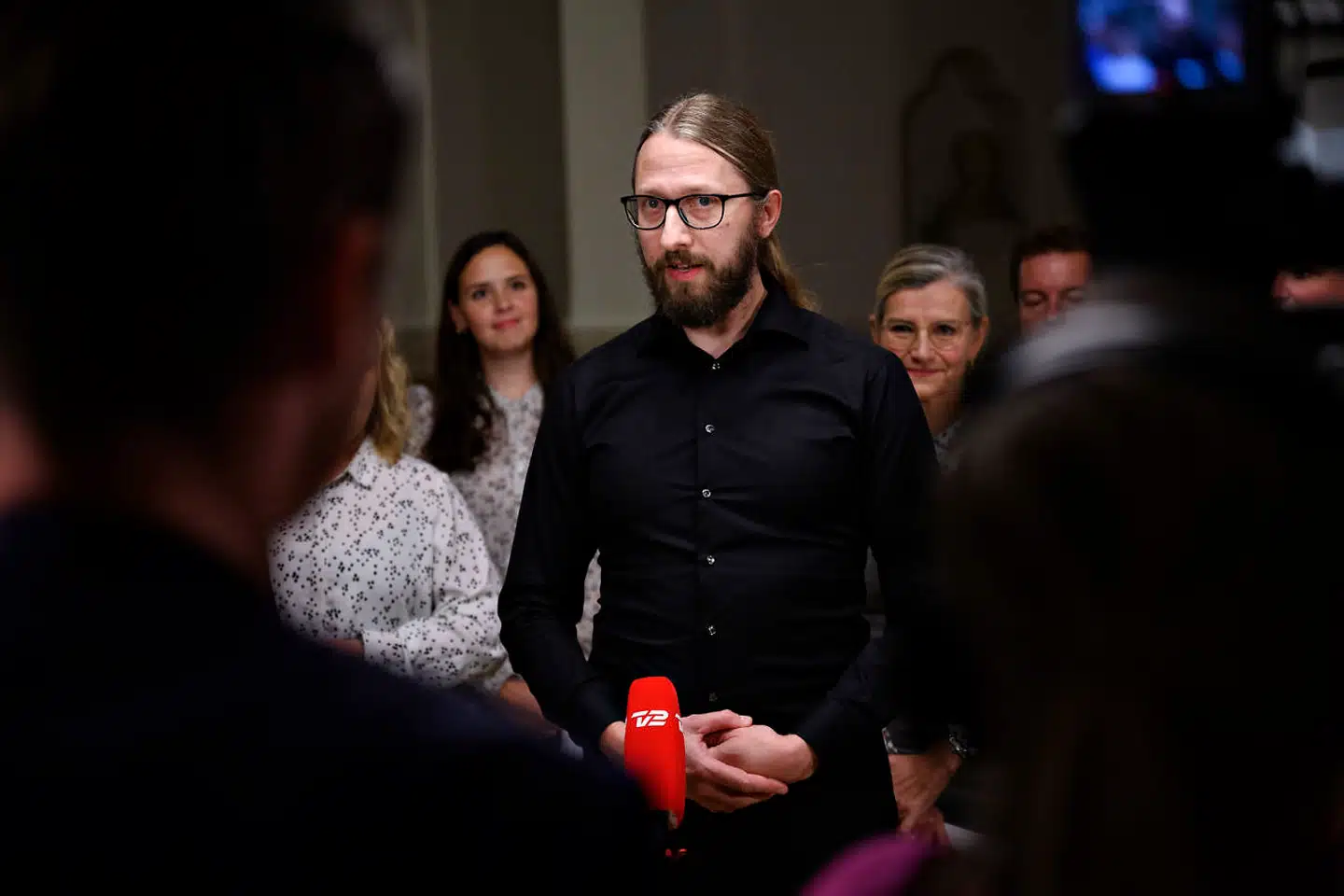 »Om det er for sent nu, er et godt spørgsmål,« siger den radikale formand for Epidemiudvalget Stinus Lindgreen. Han kritiserer regeringen for ikke at have benyttet sig af en ekspertrapport, som kom med anbefalinger.