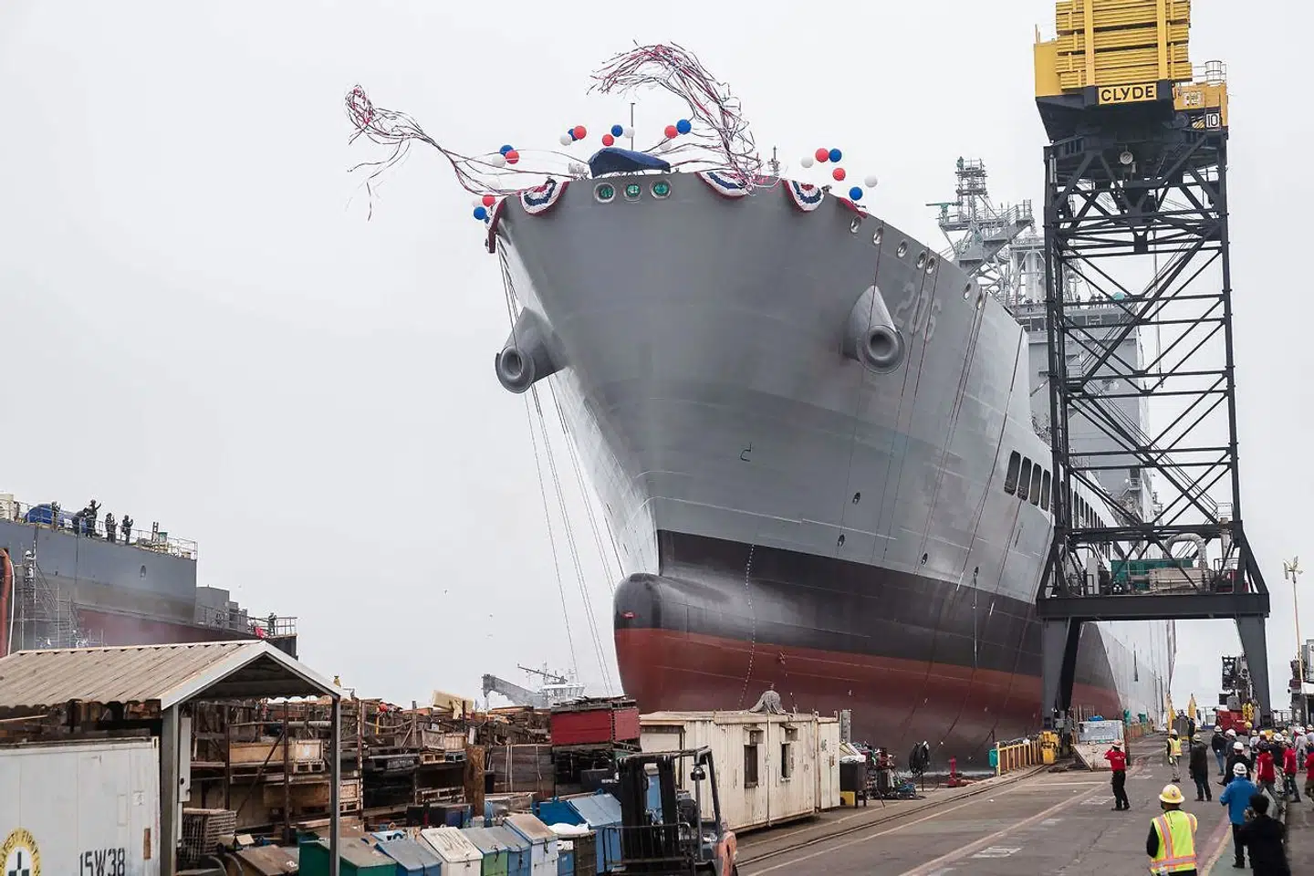 Den amerikanske flåde navngav lørdag et af sine nye forsyningsskibe USNS Harvey Milk efter den amerikanske politiker og borgerretsforkæmper Harvey Milk.