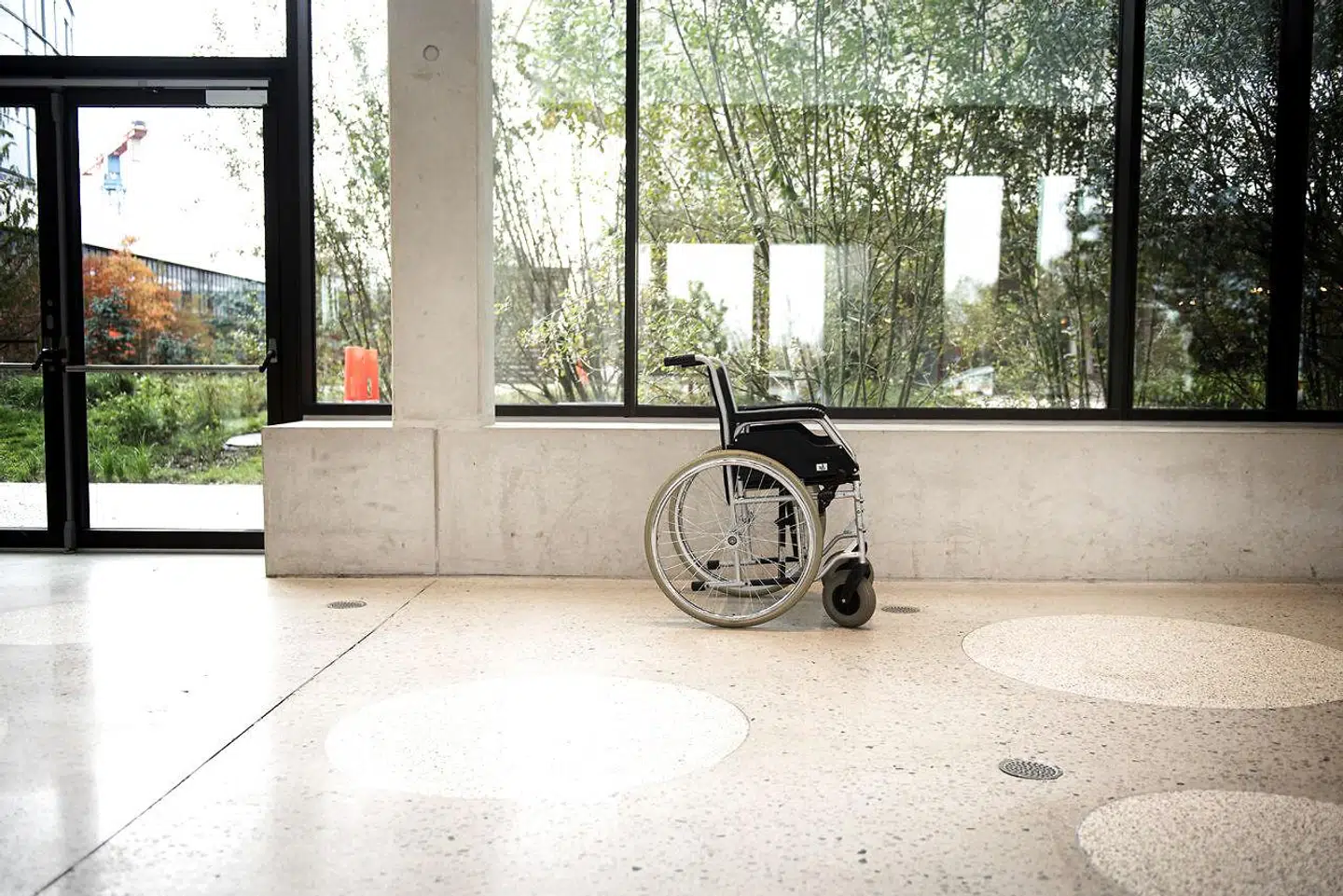 »I dag ligger ansvaret for det specialiserede socialområde i kommunerne, hvor der over en årrække er kommet en udtalt mangel på hænder til at tage sig af det voksende antal brugere. Resultatet er røde tal på bundlinjen og daglige svigt rundt om i landet,« skriver Stine Louise Eising von Christierson.