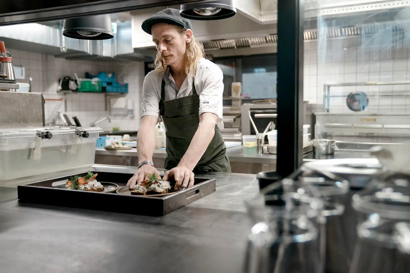 Boris Bueno mener, at coronanedlukningen har været med til at få kokkene til at indse, hvor hård en branche restaurationsbranchen er.