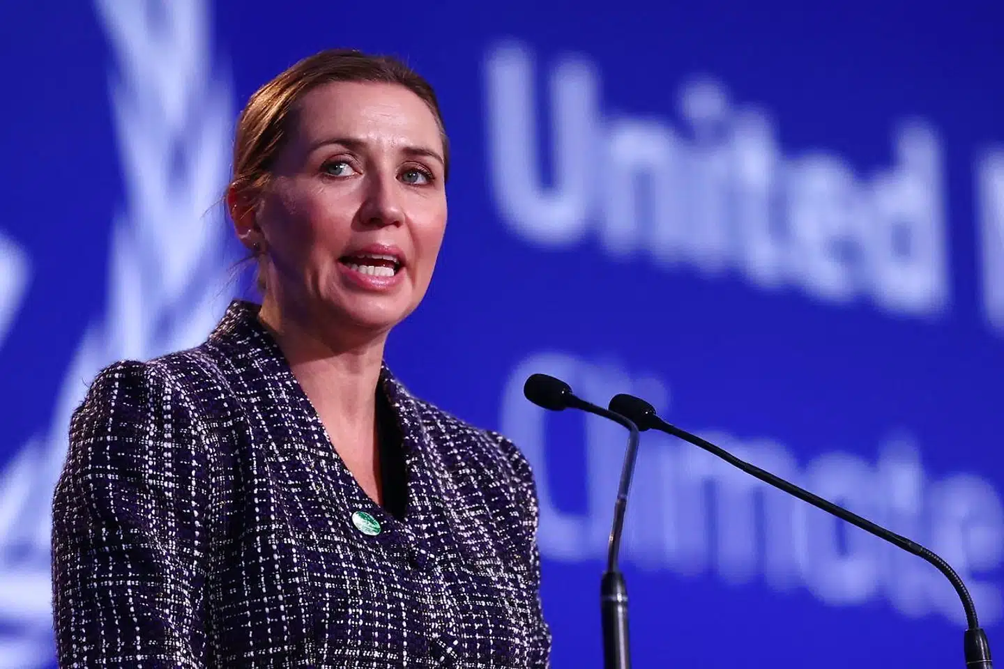 Fra talerstolen løftede statsminister Mette Frederiksen sløret for de nordiske landes nye milliardinvesteringer: 130 milliarder kroner fra nordiske pensionskasser målrettes grønne investeringer frem mod 2030.