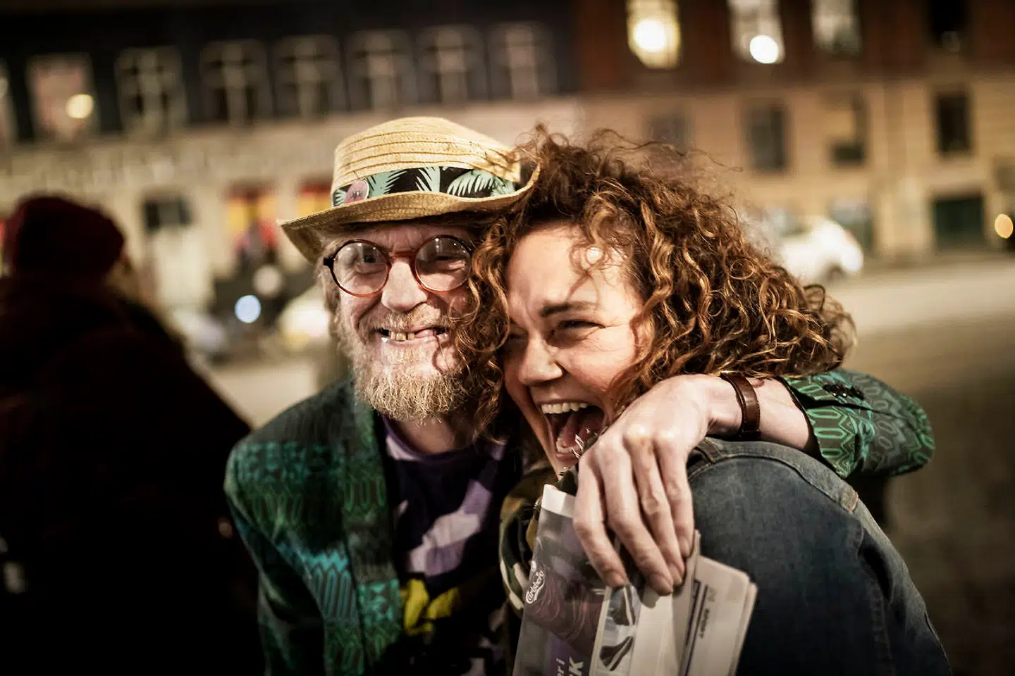 Nanna W. Gotfredsen, Gadejuristens stifter og leder, indtil organisationen lukkede for nylig, med en af sine bekendte fra gaden på Vesterbro. Samarbejdsproblemer er ifølge medarbejderne årsagen til, at man ikke længere kan yde retshjælp til udsatte.