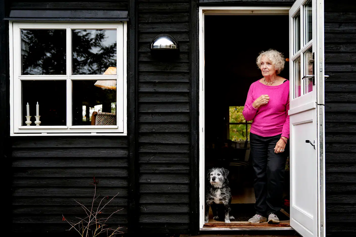 Lane Lind har uddannet en lang række af Danmarks bedste skuespillere. Men branchen er hård: »Det er virkelig vigtigt, at man har sig selv på plads og ikke er til at vælte. Vi bliver jo skubbet til hele tiden. Man kan hverken gemme sig bag en violin eller en skrivemaskine. Man står der med hud og hår.«