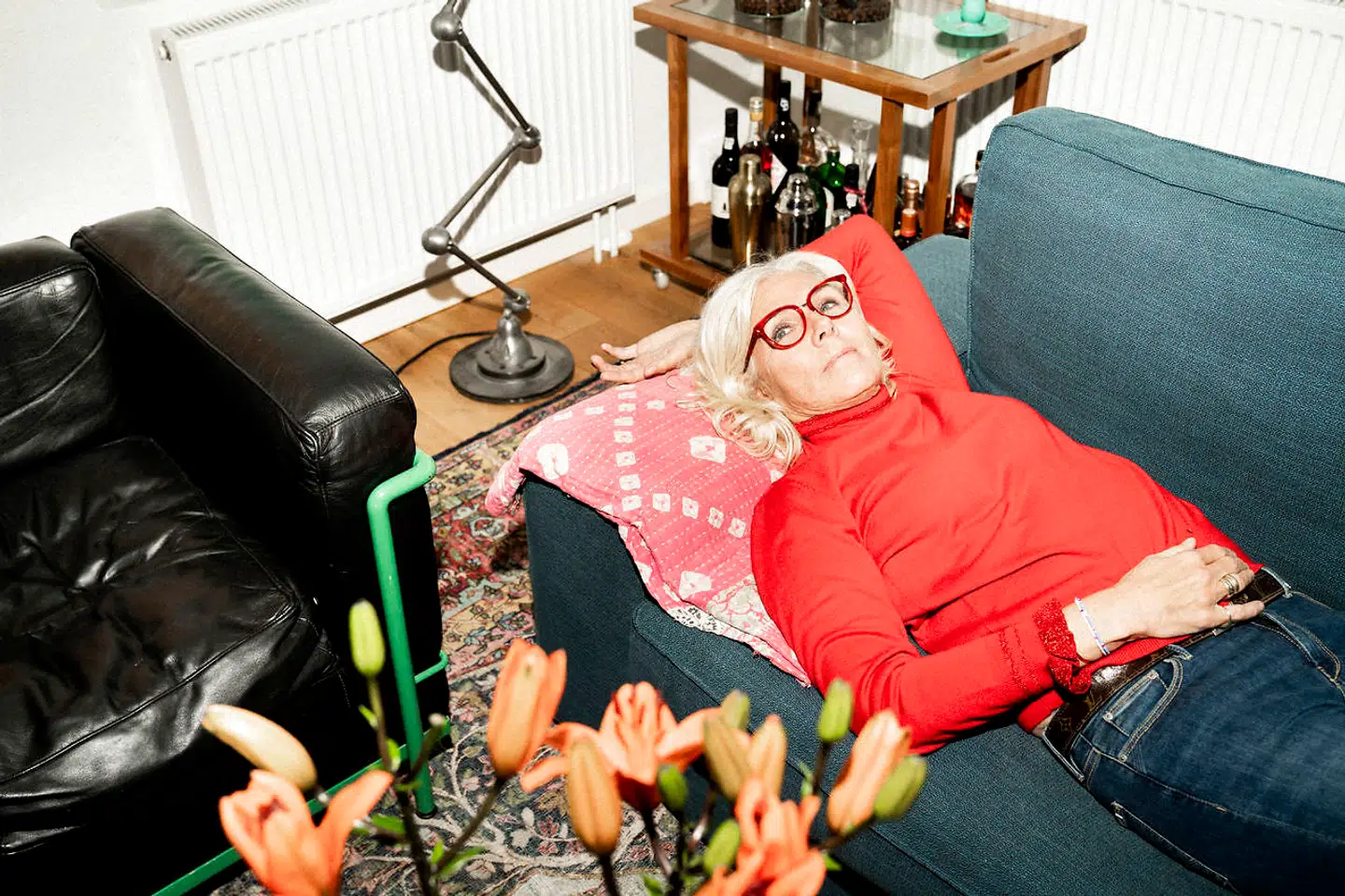 »Jeg følte mig meget alene, da min far døde, og den følelse blev fordoblet, da min mor døde. Man tænker, at det ikke kan blive værre, men det kan blive værre. Jeg var magtesløs og fyldtes af ensomhed,« siger Anna Thygesen, debattør, erhvervskvinde og kommunikationsrådgiver i dette interview.