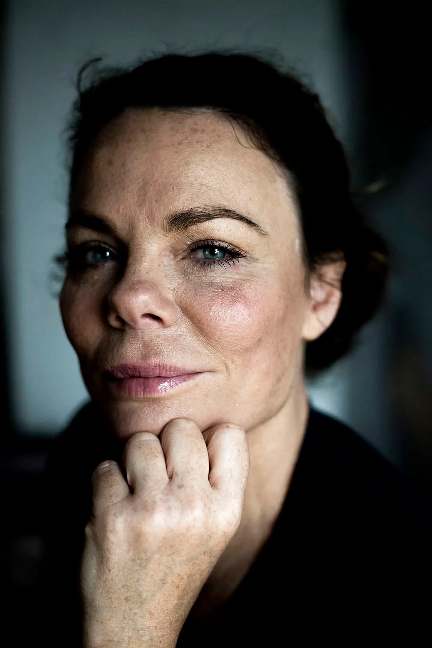 Ditte Okman er journalist og vært på sladderpodcasten »Det vi taler om«. Tidligere har hun været kommunikationskonsulent hos Venstre.