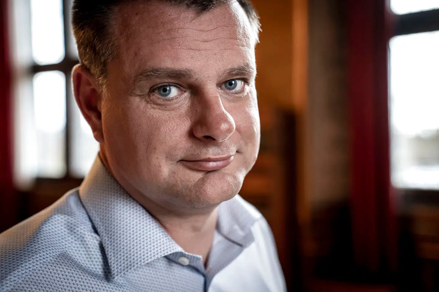 Lars Weiss, der er overborgmester i Københavns Kommune, har ved flere lejligheder kunnet fremhæve Socialdemokratiet i et positivt lys i Københavns Kommunes pressemeddelelser.