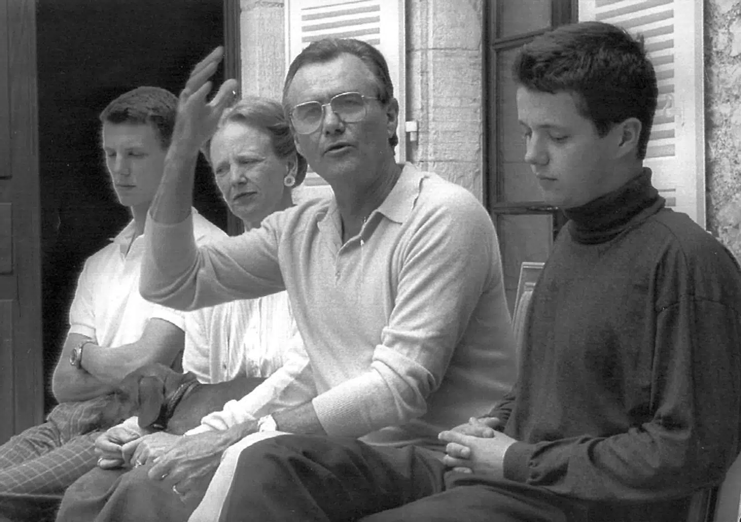 Alvorlige miner hos kongefamilien, efter kronprins Frederik og prins Joachim sammen har været involveret i et trafikuheld.