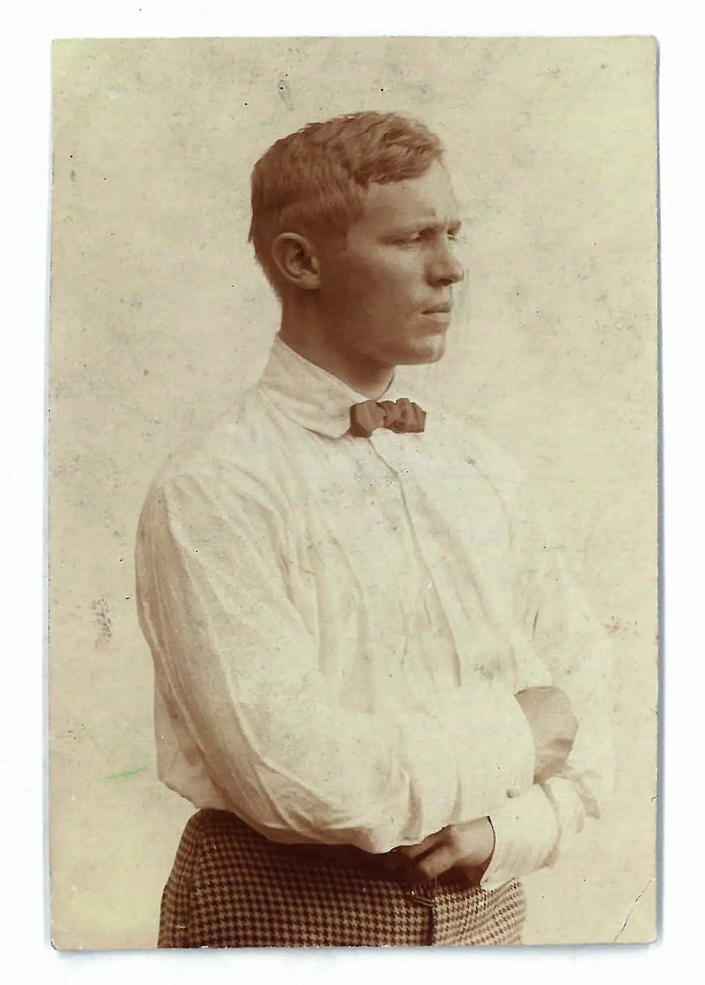 Jens Adolf Jerichau viste tidligt talent for tegning og maling. Han voksede op i Hørsholm, og både hans farmor og farfar, Elisabeth Jerichau-Baumann og Jens Adolf Jerichau, var kunstnere. Han tog sit eget liv, 25 år gammel, i Paris. Det sidste hans skrev på sin skitseblok var: »De store tider er inde – og en skøn kunst venter os.«