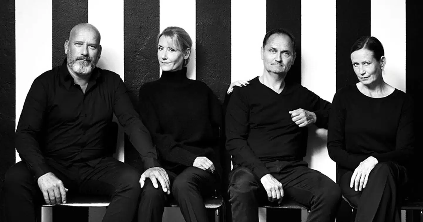 Peter Oliver Hansen, Anette Støvelbæk, Niels Ellegaard og Sarah Boberg har hul igennem til Lars Noréns brutale kærlighedsdissektion.