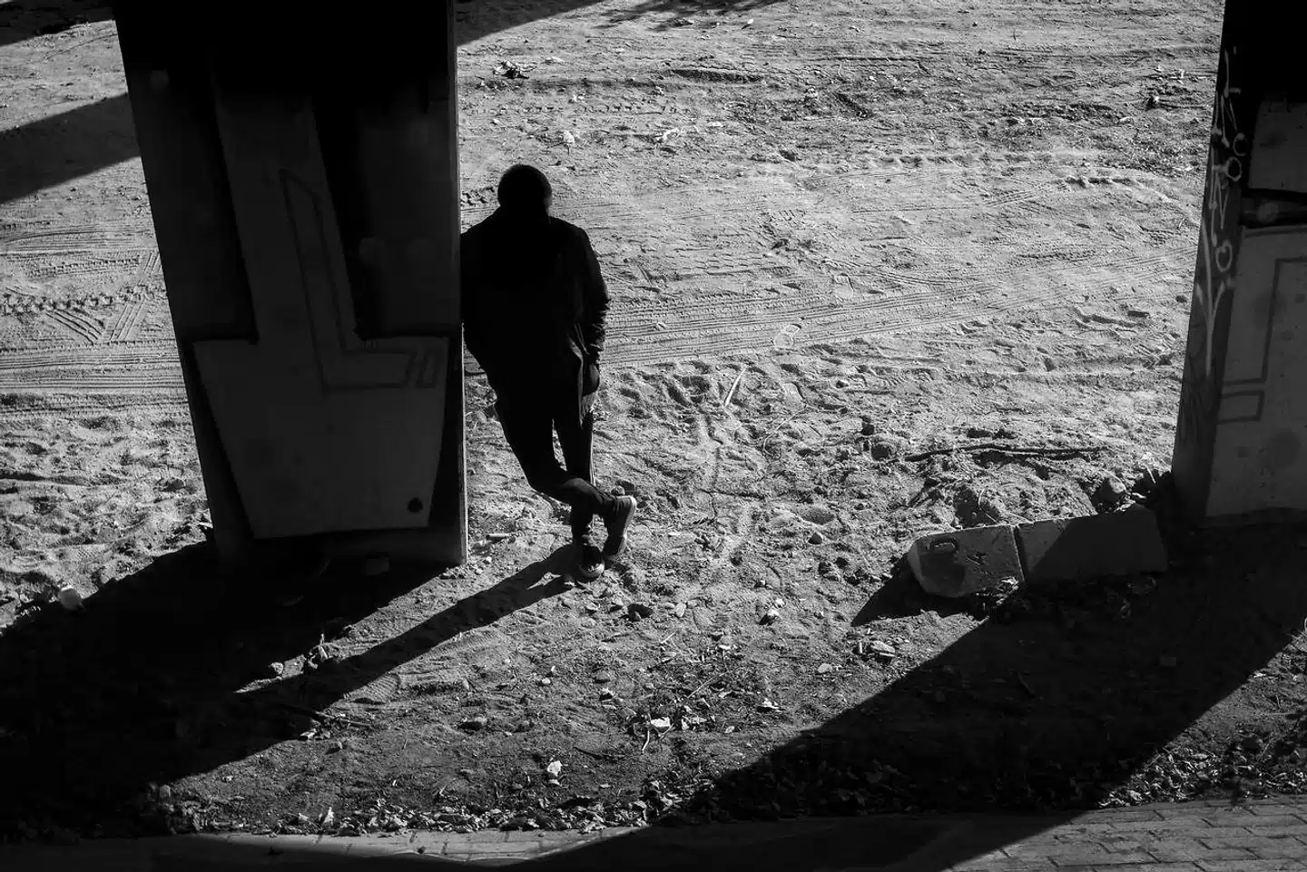 Tirsdag i næste uge skal Folketinget førstebehandle et lovforslag, der blandt andet lægger op til at indføre en ny stalkingbestemmelse. Tal viser, at fældende afgørelser i stalkingsager er seksdoblet. Modelfoto: Maria Albrechtsen Mortensen