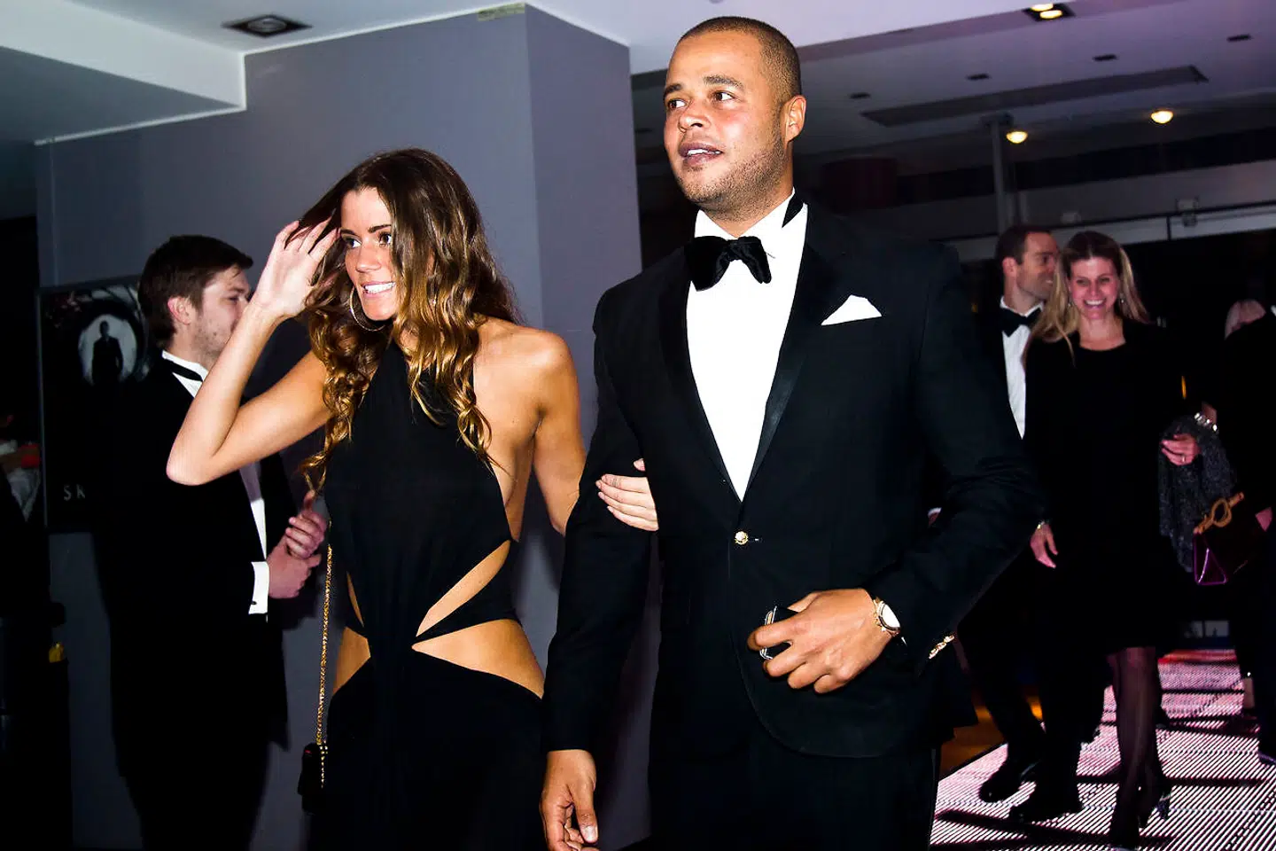 Den 32-årige model Simona Popovic, som tidligere har været kærester med producer og sangskriver Remee, har fundet kærligheden på ny. Og det er ingen ringere end tidligere minister for børn, ligestilling, integration og sociale forhold Manu Sareen.