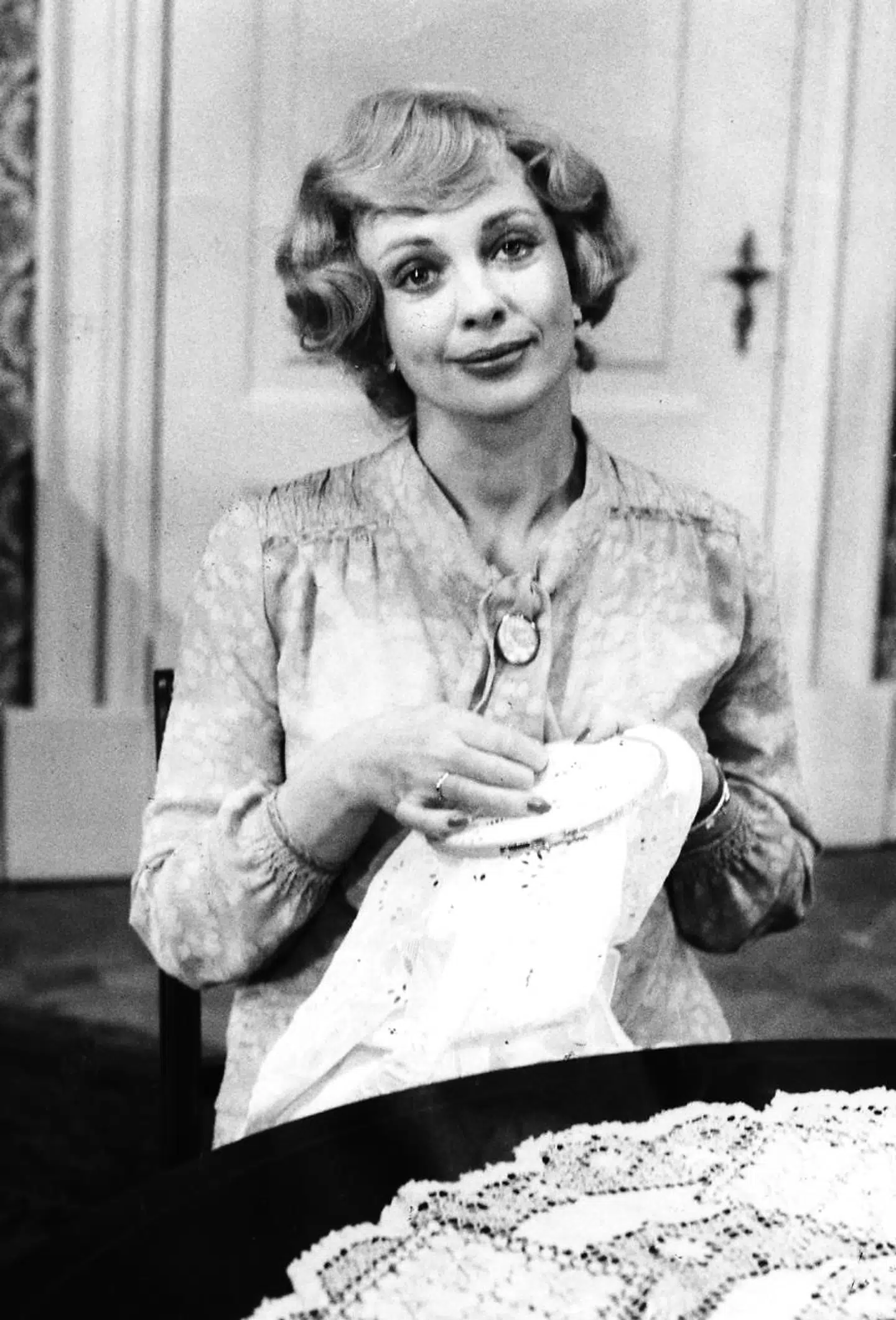 »Så synes jeg at Matador er fantastisk, men 40 års næsten religiøse dyrkelse er ude af proportioner«, mener Katrine Wiedemann. På foto ses Malene Schwartz som Maude Varnæs i Matador.